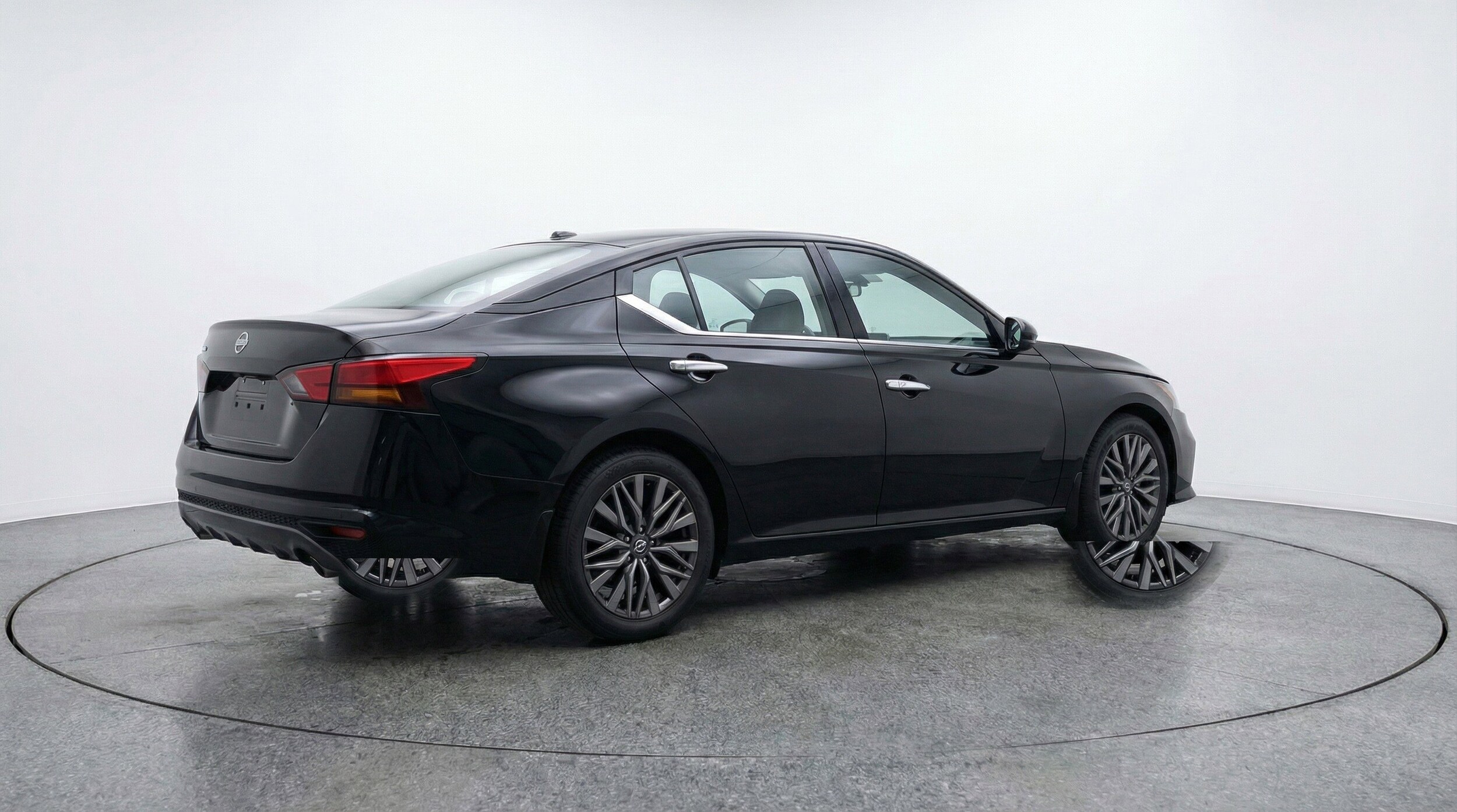 Thumbnail: 2025 Nissan Altima - 9