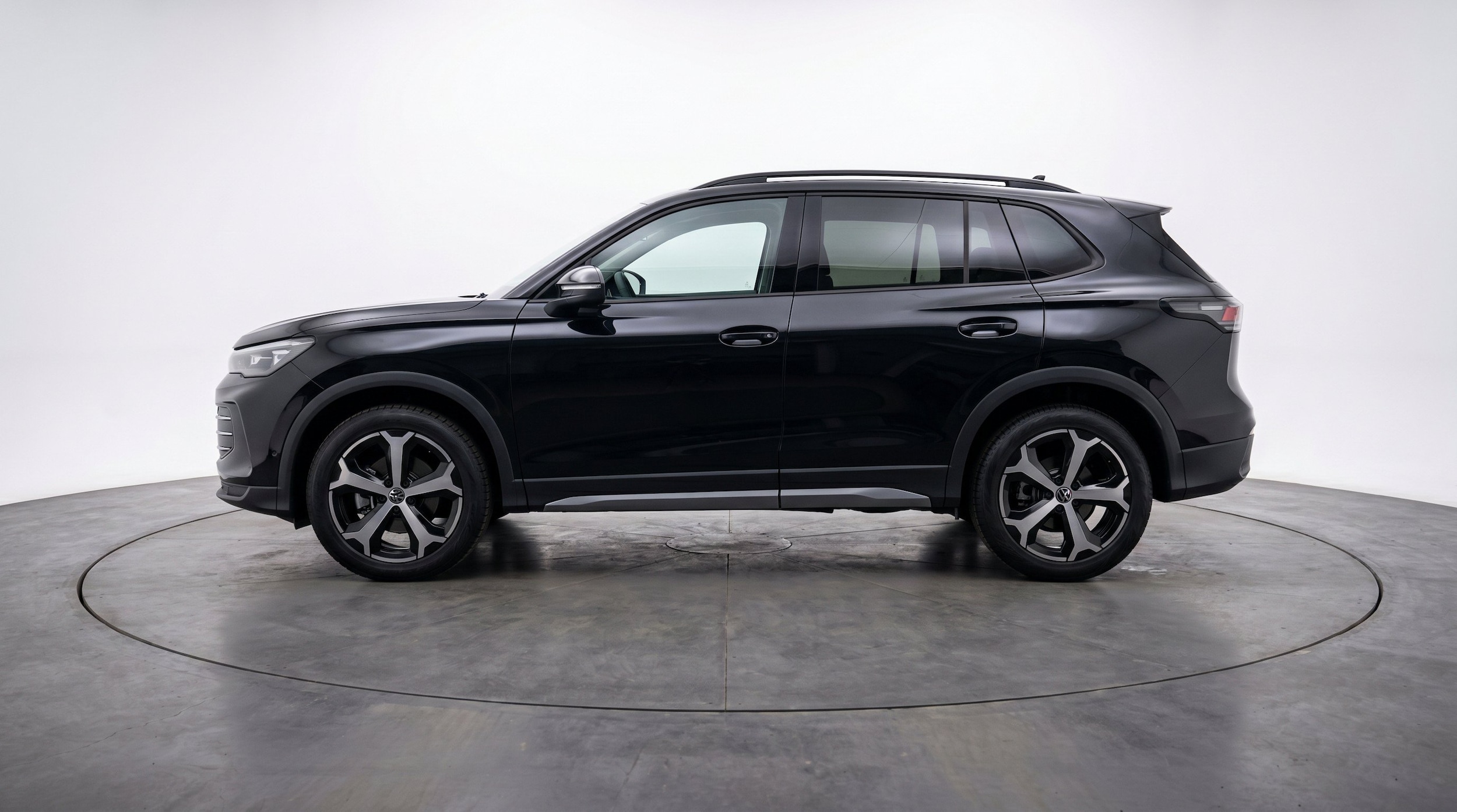Thumbnail: 2026 Volkswagen Tiguan - 5