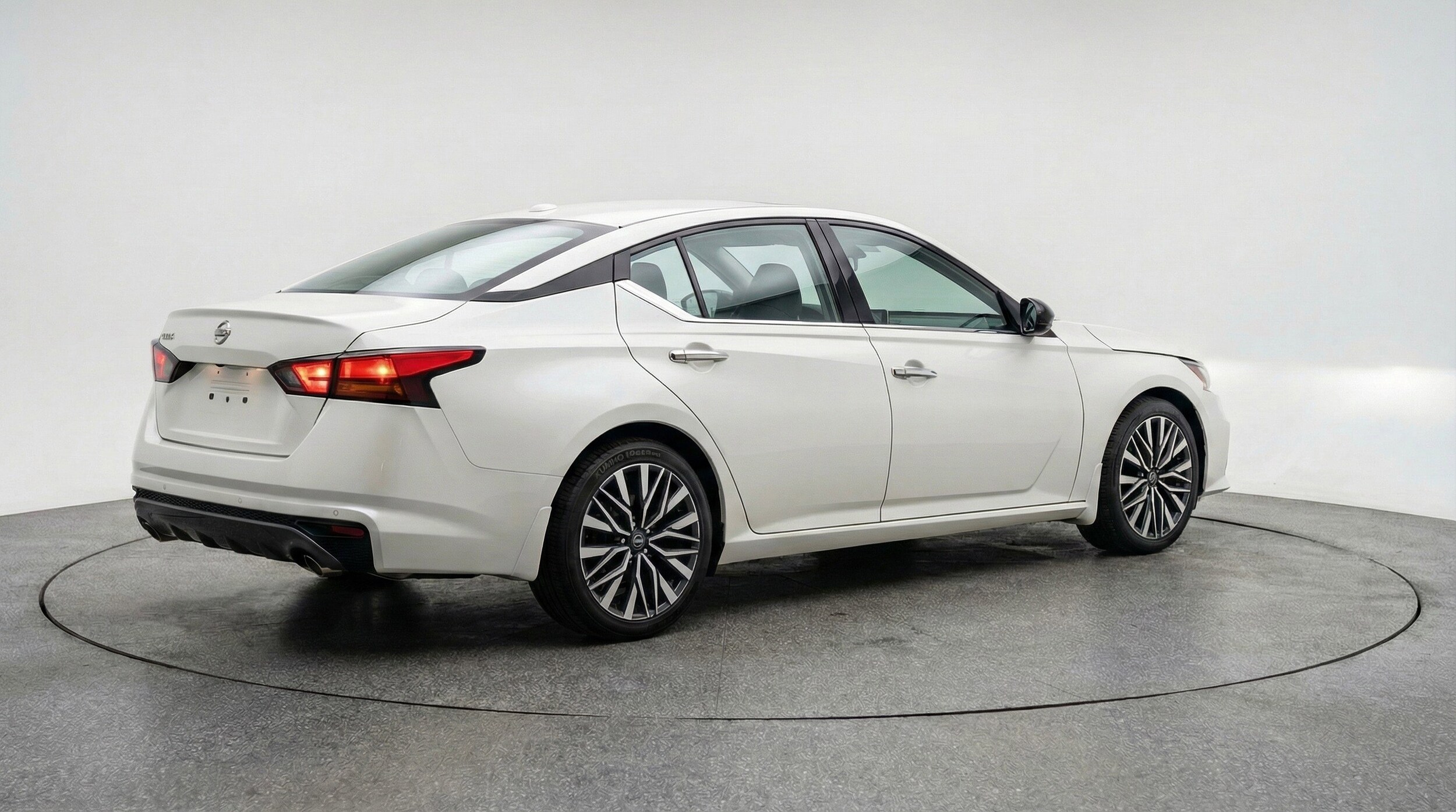 Thumbnail: 2025 Nissan Altima - 9