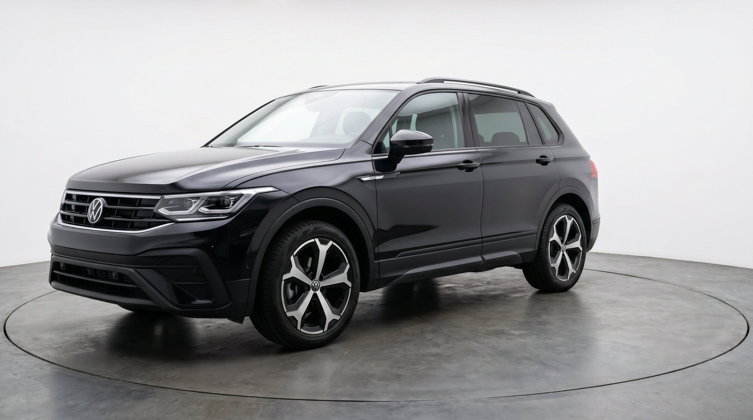 Thumbnail: 2026 Volkswagen Tiguan - 3