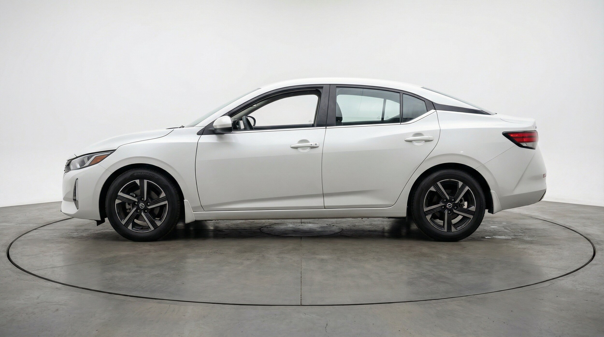 Thumbnail: 2025 Nissan Sentra - 5