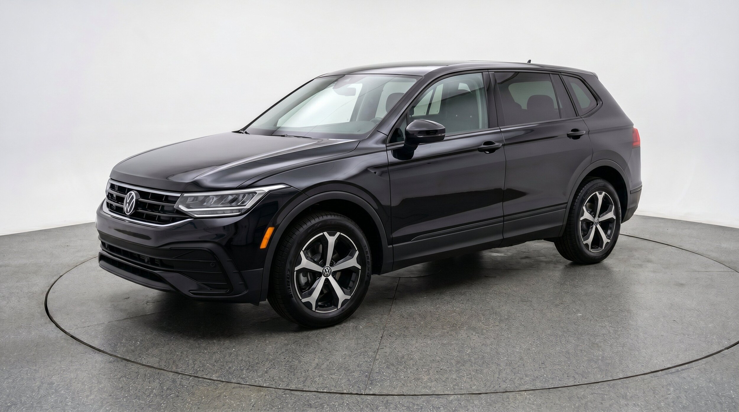 Thumbnail: 2026 Volkswagen Tiguan - 3