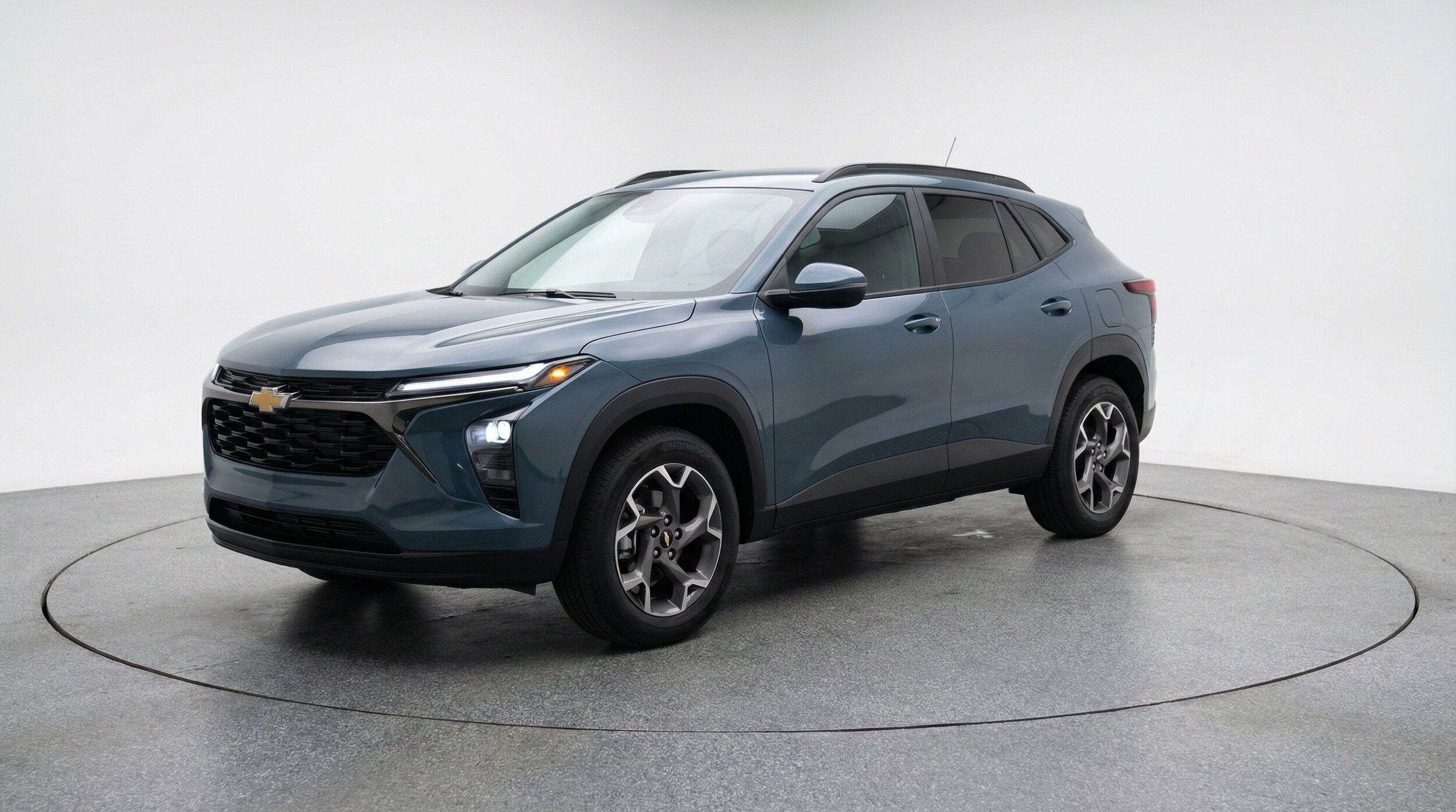 Thumbnail: 2025 Chevrolet Trax - 3