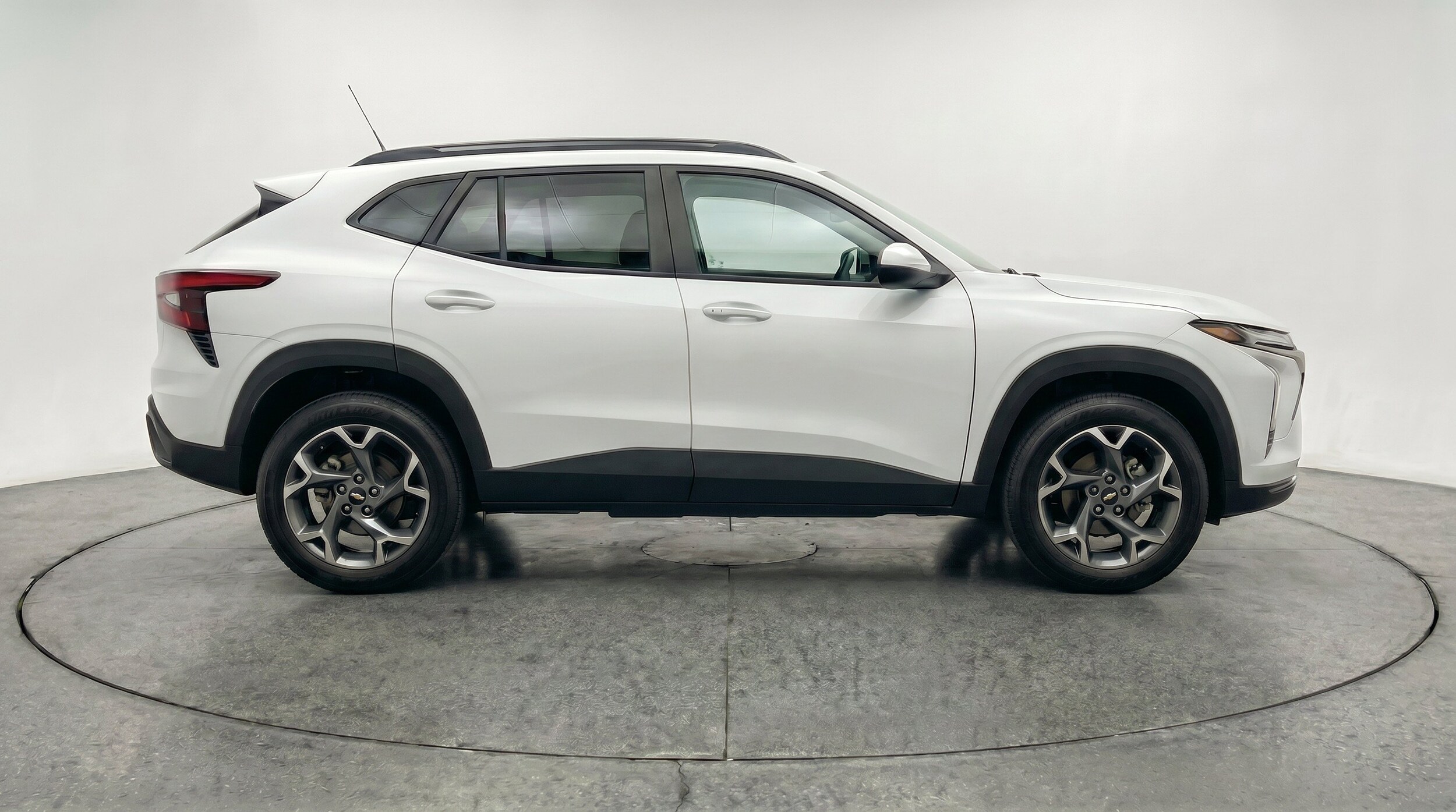 Thumbnail: 2025 Chevrolet Trax - 11