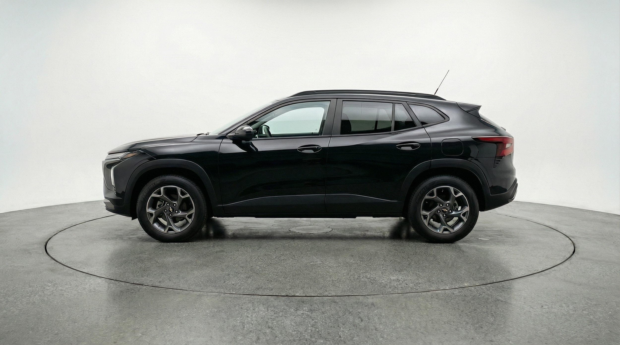 Thumbnail: 2025 Chevrolet Trax - 4