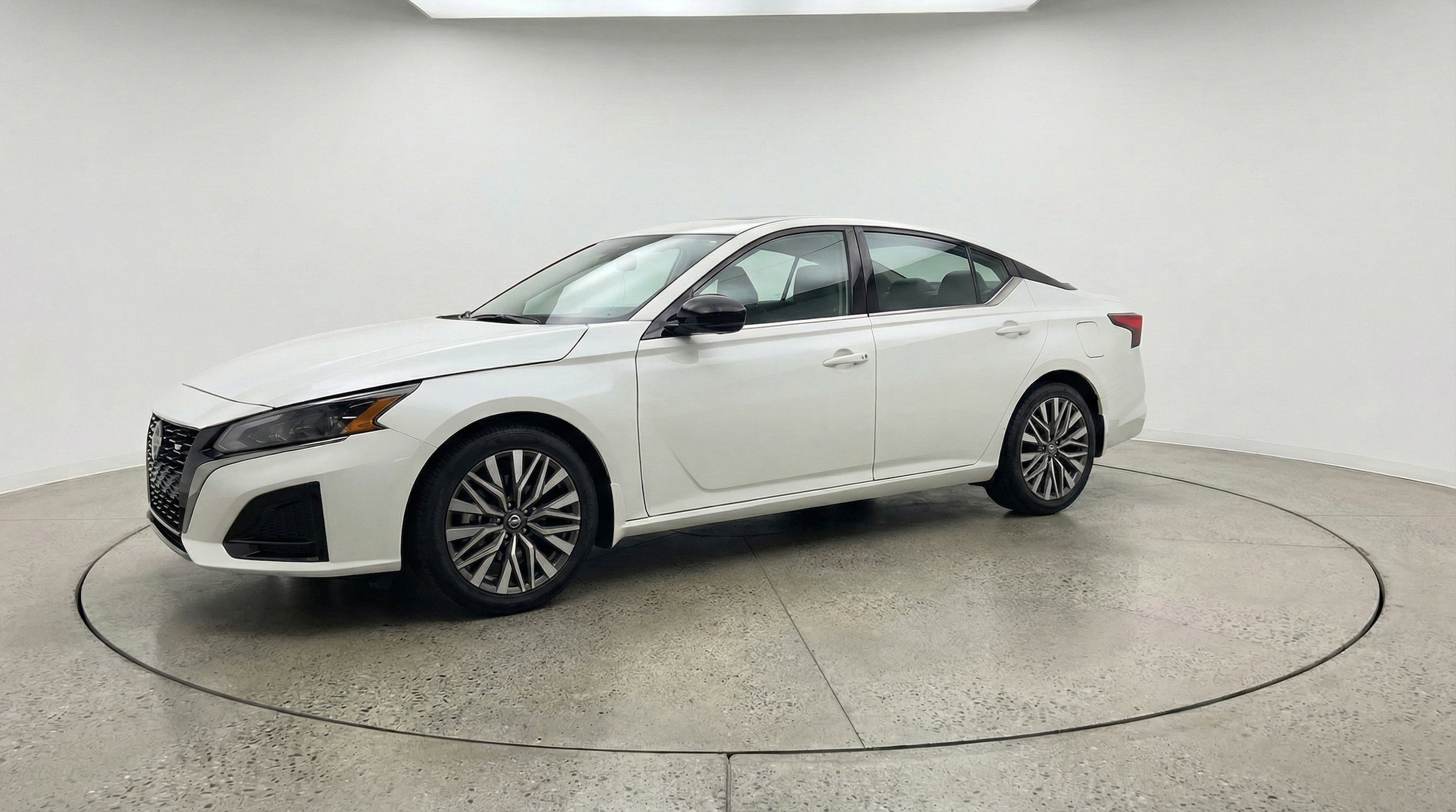 Thumbnail: 2025 Nissan Altima - 3