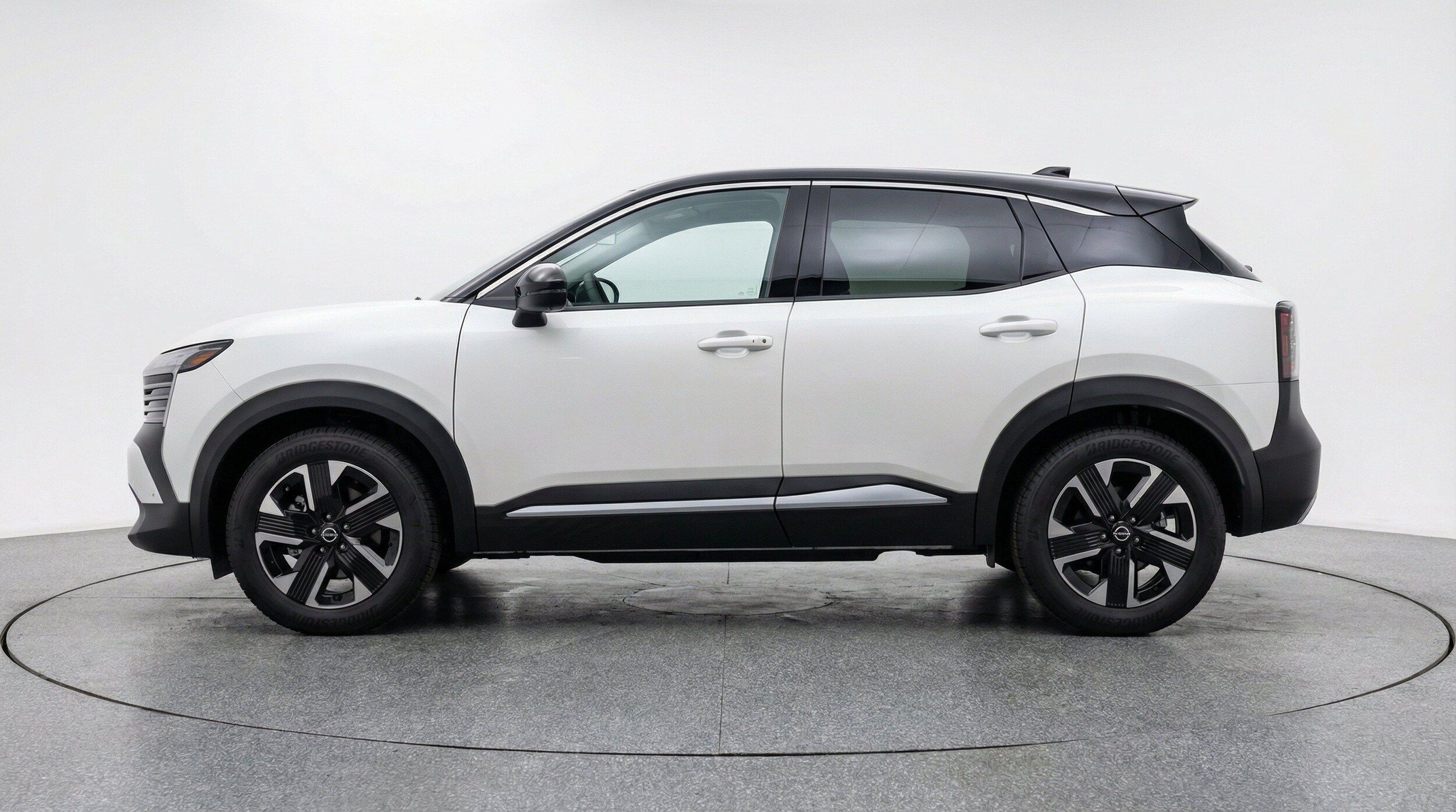 Thumbnail: 2026 Nissan Kicks - 5