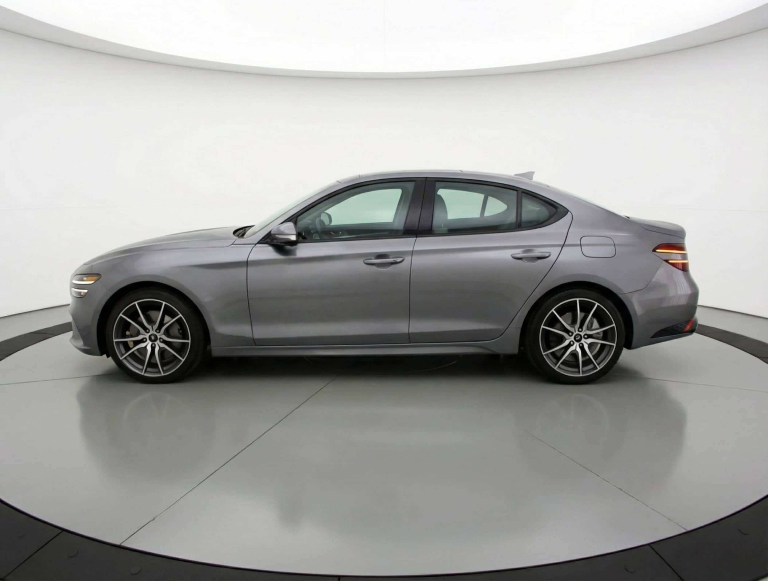 Thumbnail: 2025 Genesis G70 - 4