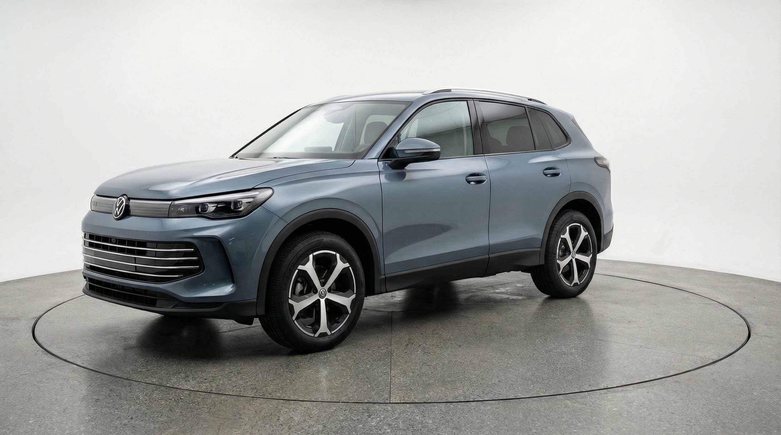 Thumbnail: 2026 Volkswagen Tiguan - 3