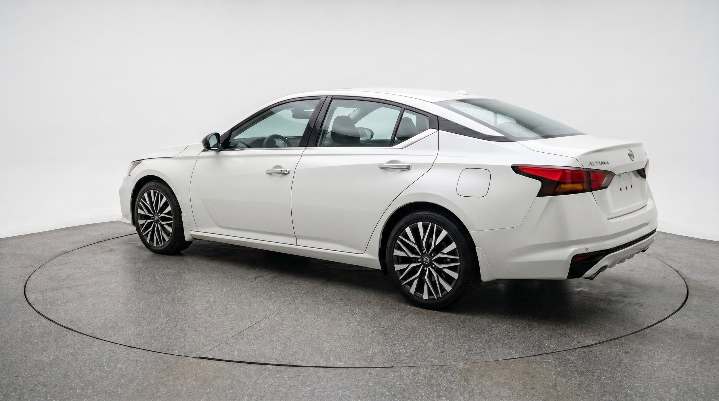 Thumbnail: 2025 Nissan Altima - 6