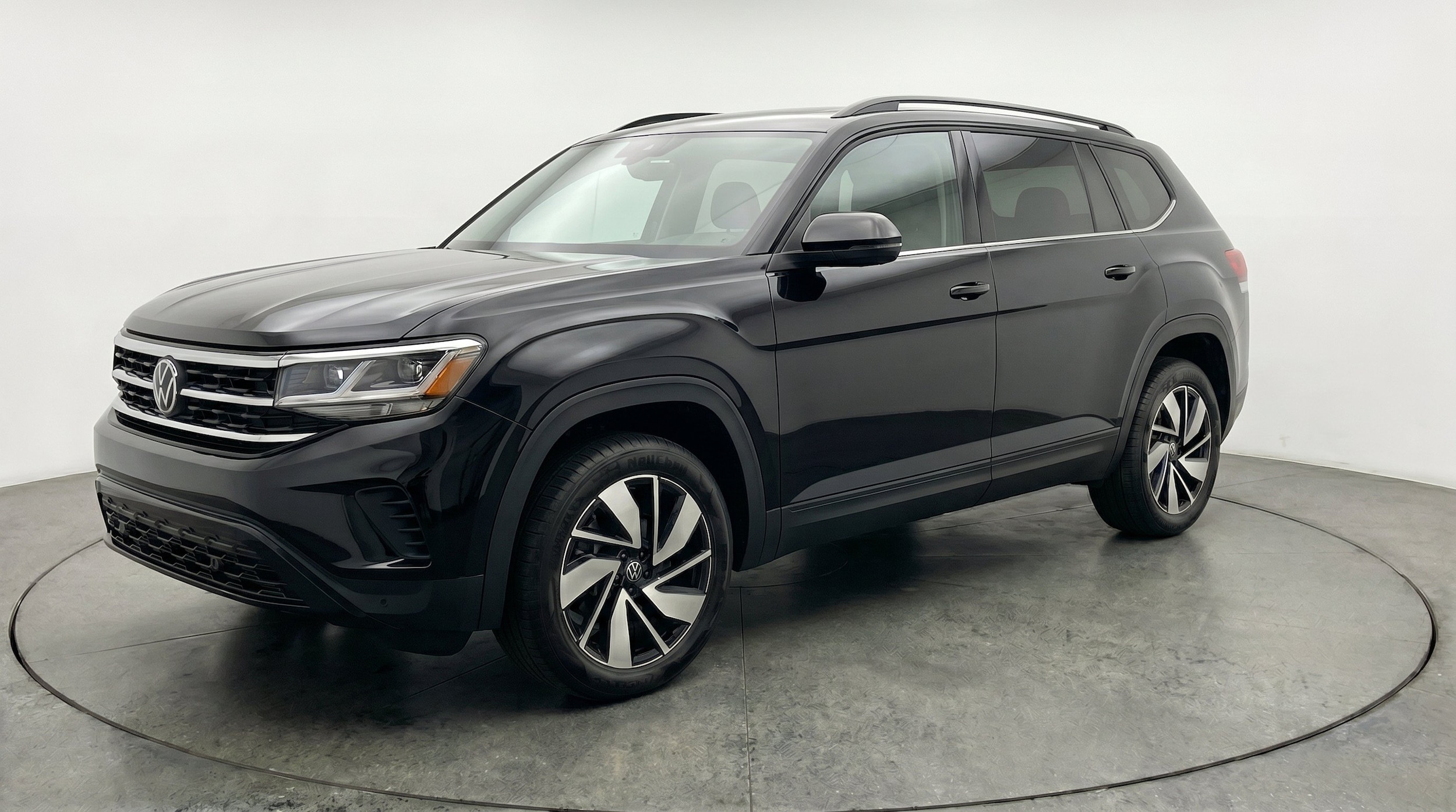 Thumbnail: 2026 Volkswagen Atlas - 3