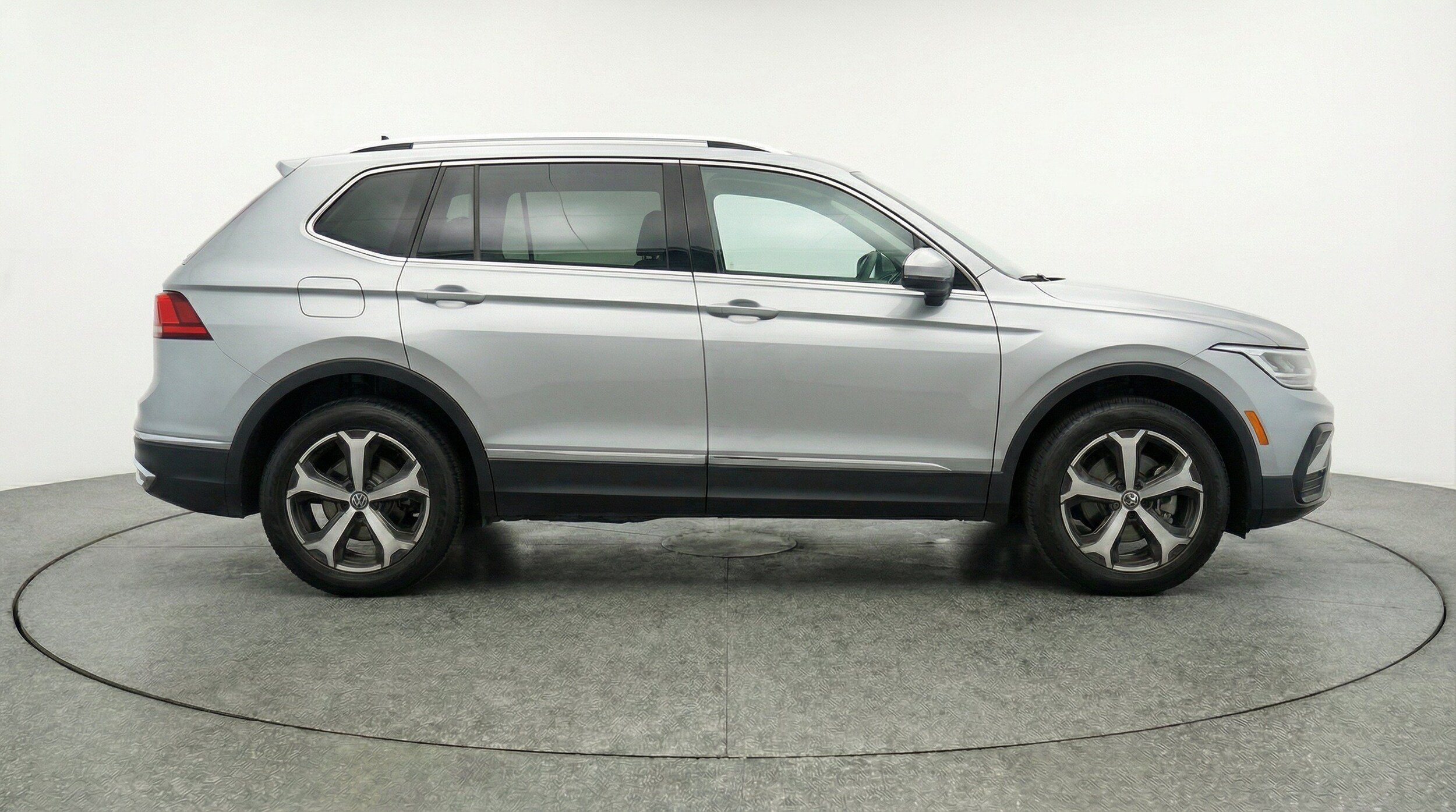 Thumbnail: 2026 Volkswagen Tiguan - 11