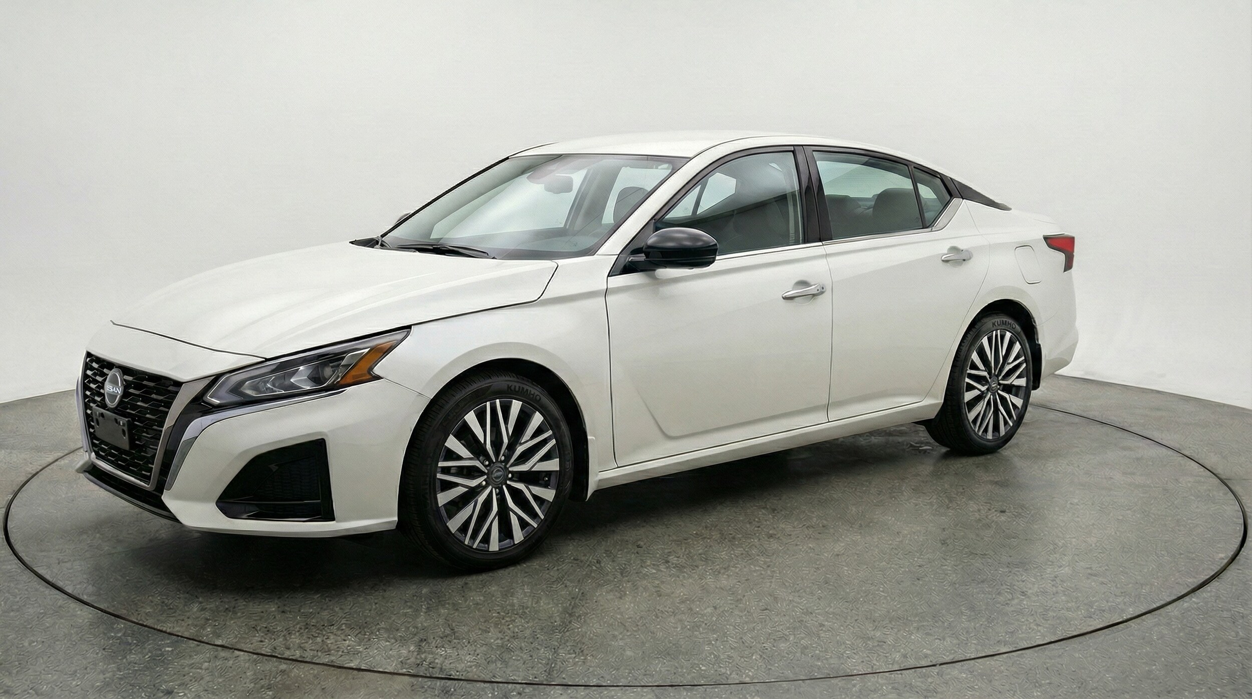 Thumbnail: 2025 Nissan Altima - 3