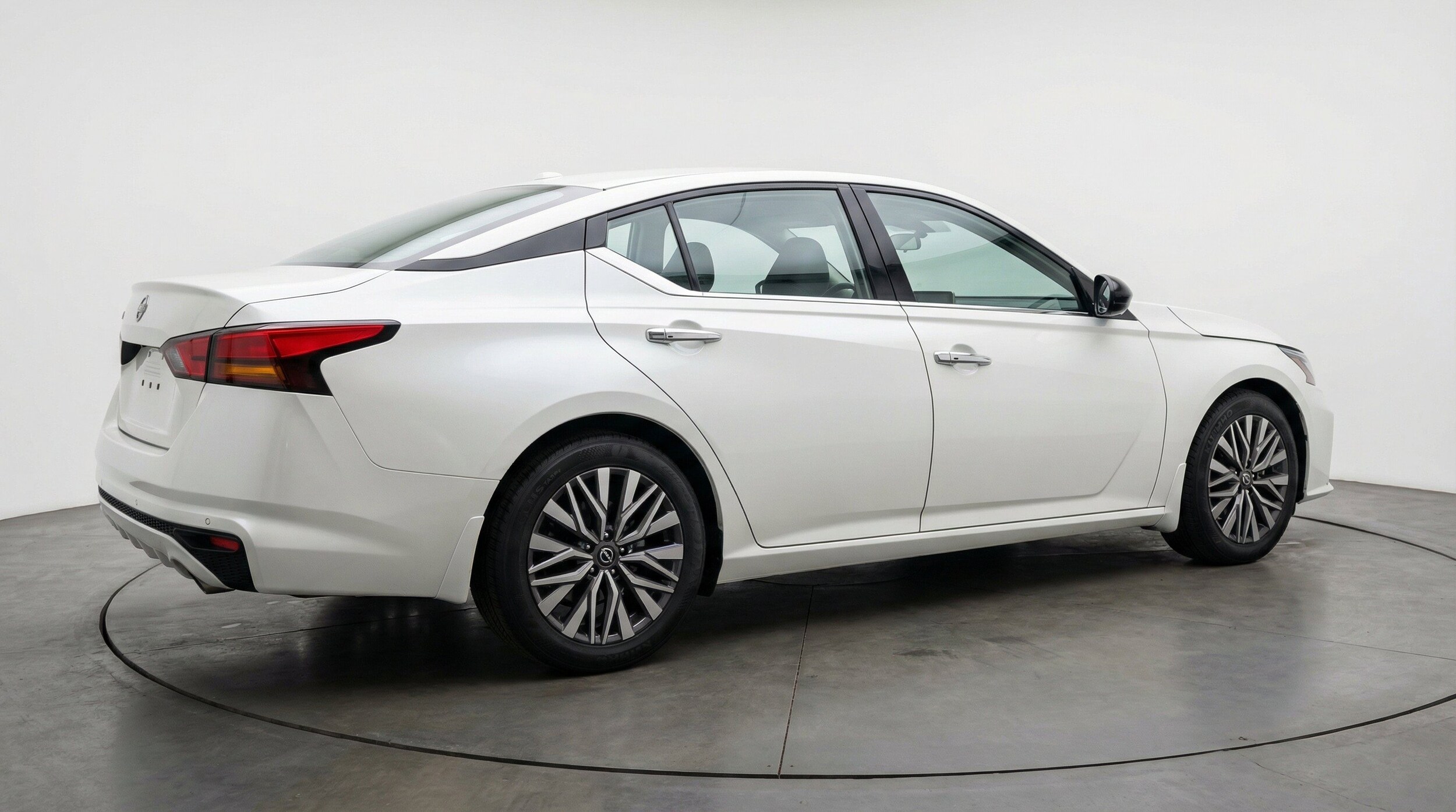 Thumbnail: 2025 Nissan Altima - 9