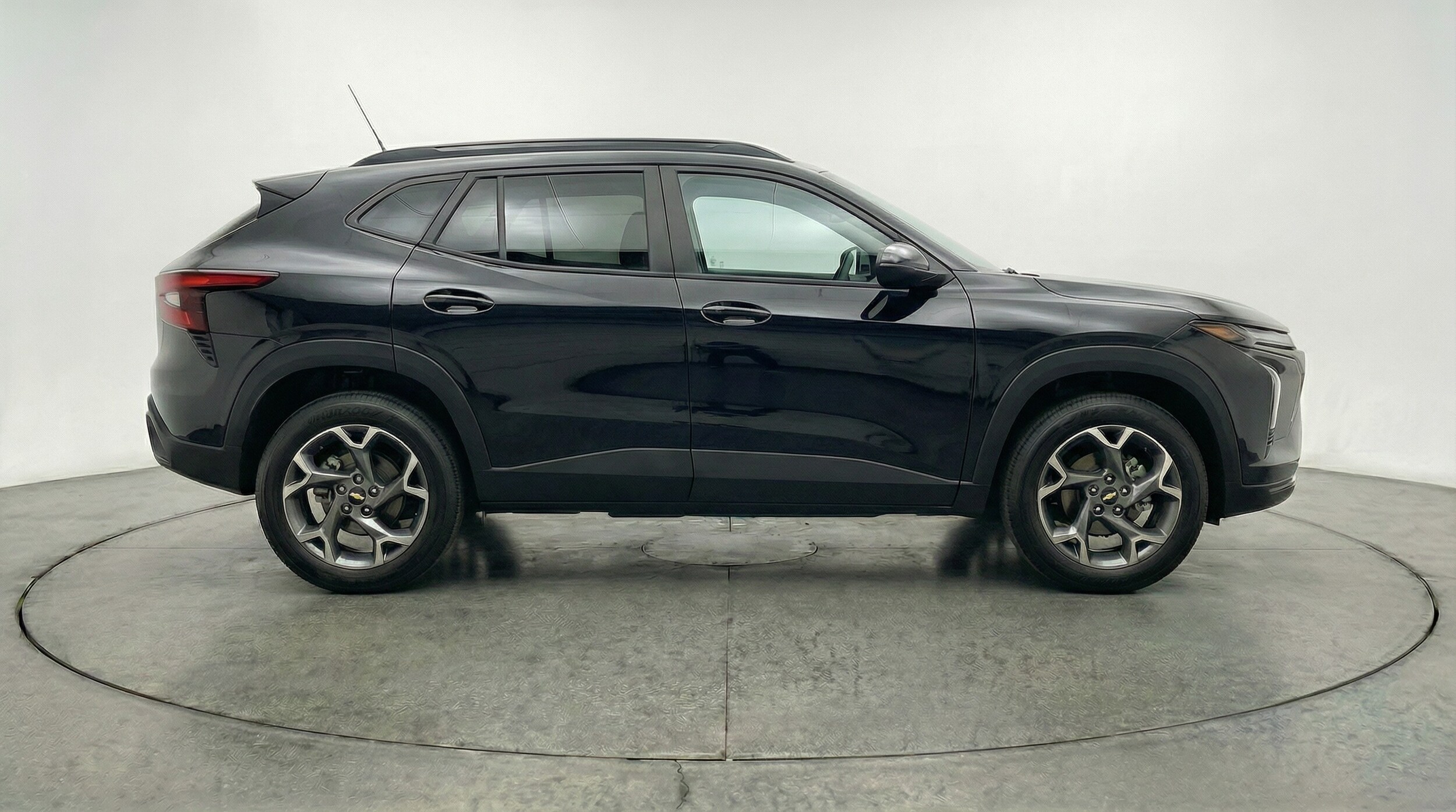 Thumbnail: 2025 Chevrolet Trax - 8