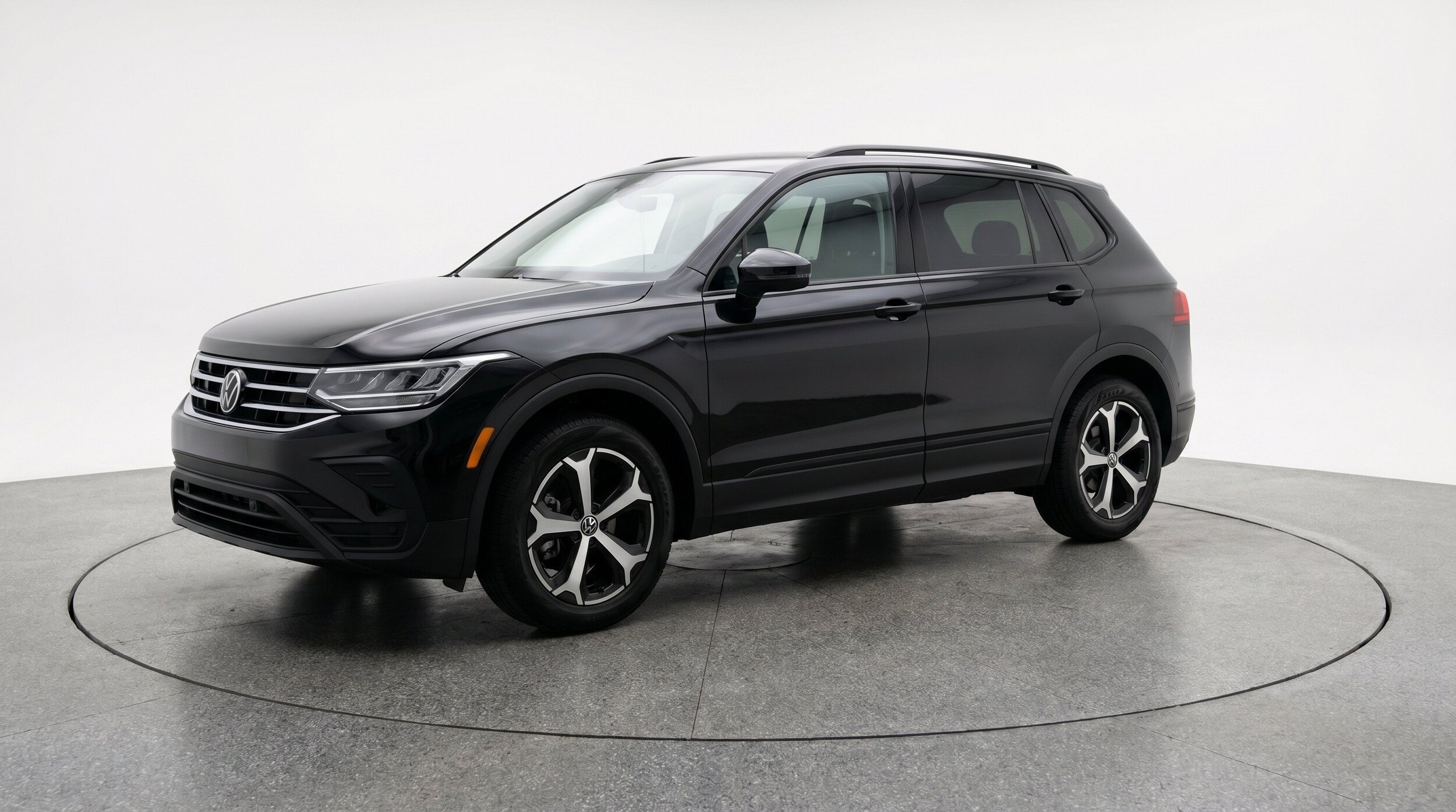Thumbnail: 2026 Volkswagen Tiguan - 3