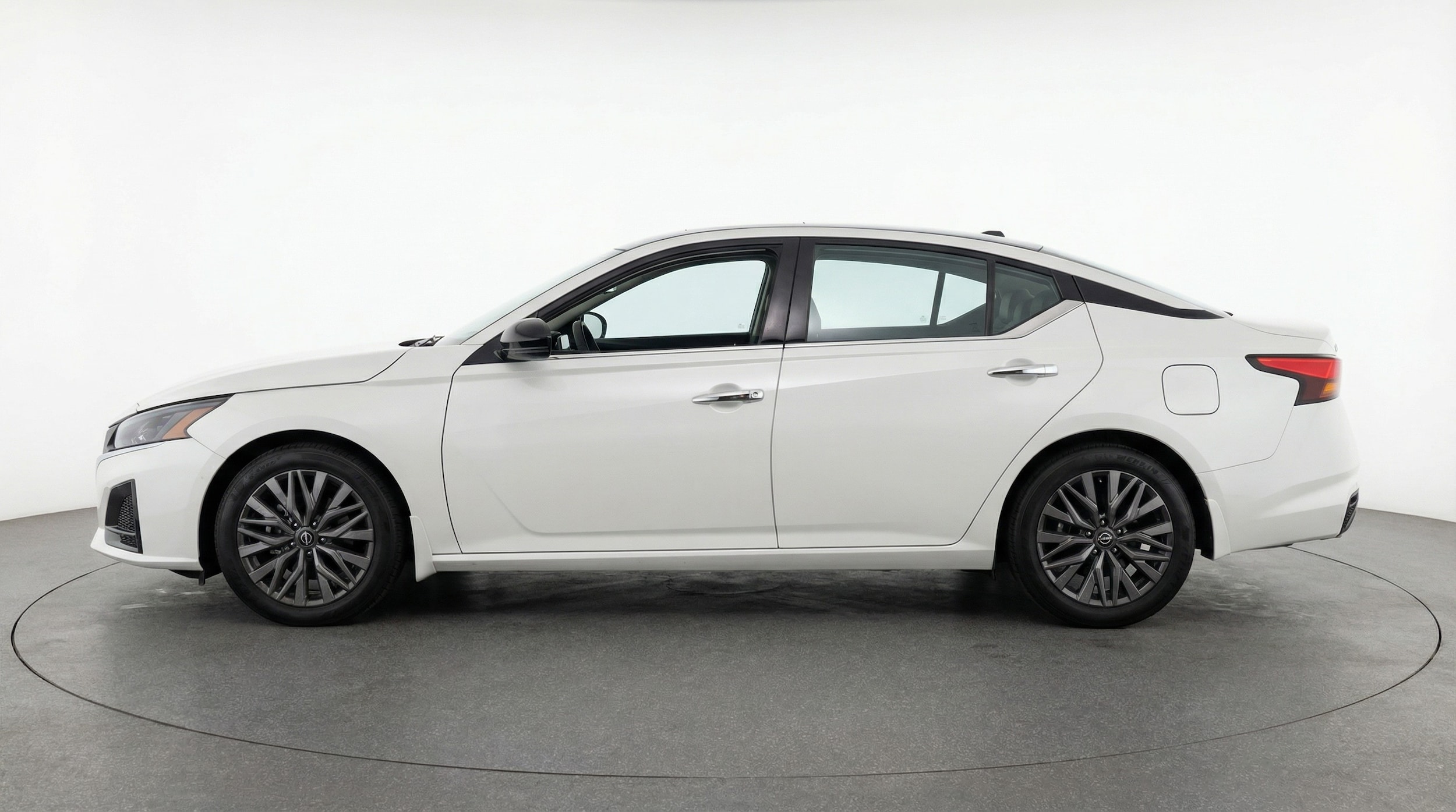 Thumbnail: 2025 Nissan Altima - 4