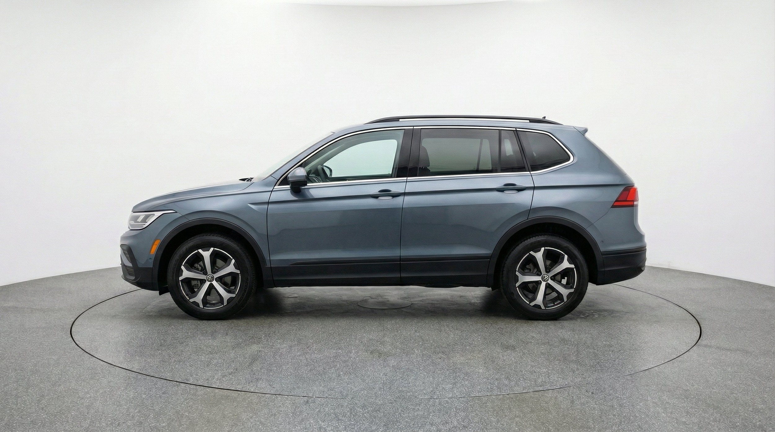 Thumbnail: 2026 Volkswagen Tiguan - 5