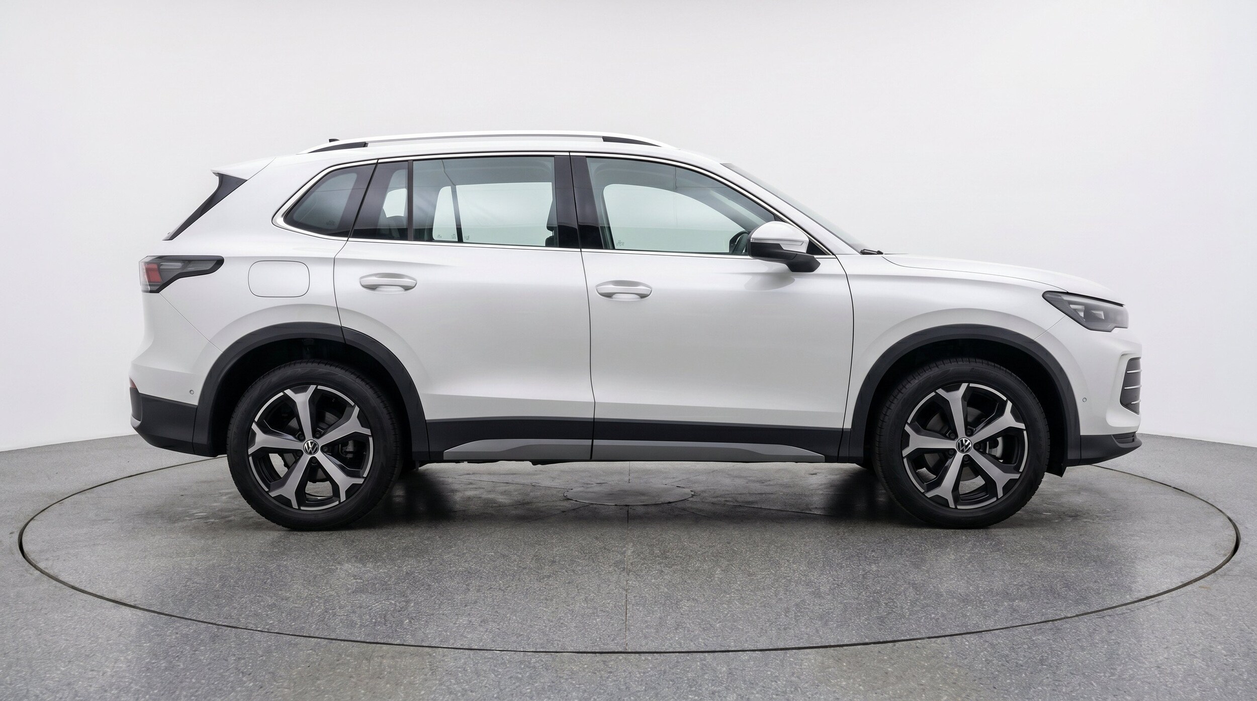 Thumbnail: 2026 Volkswagen Tiguan - 10