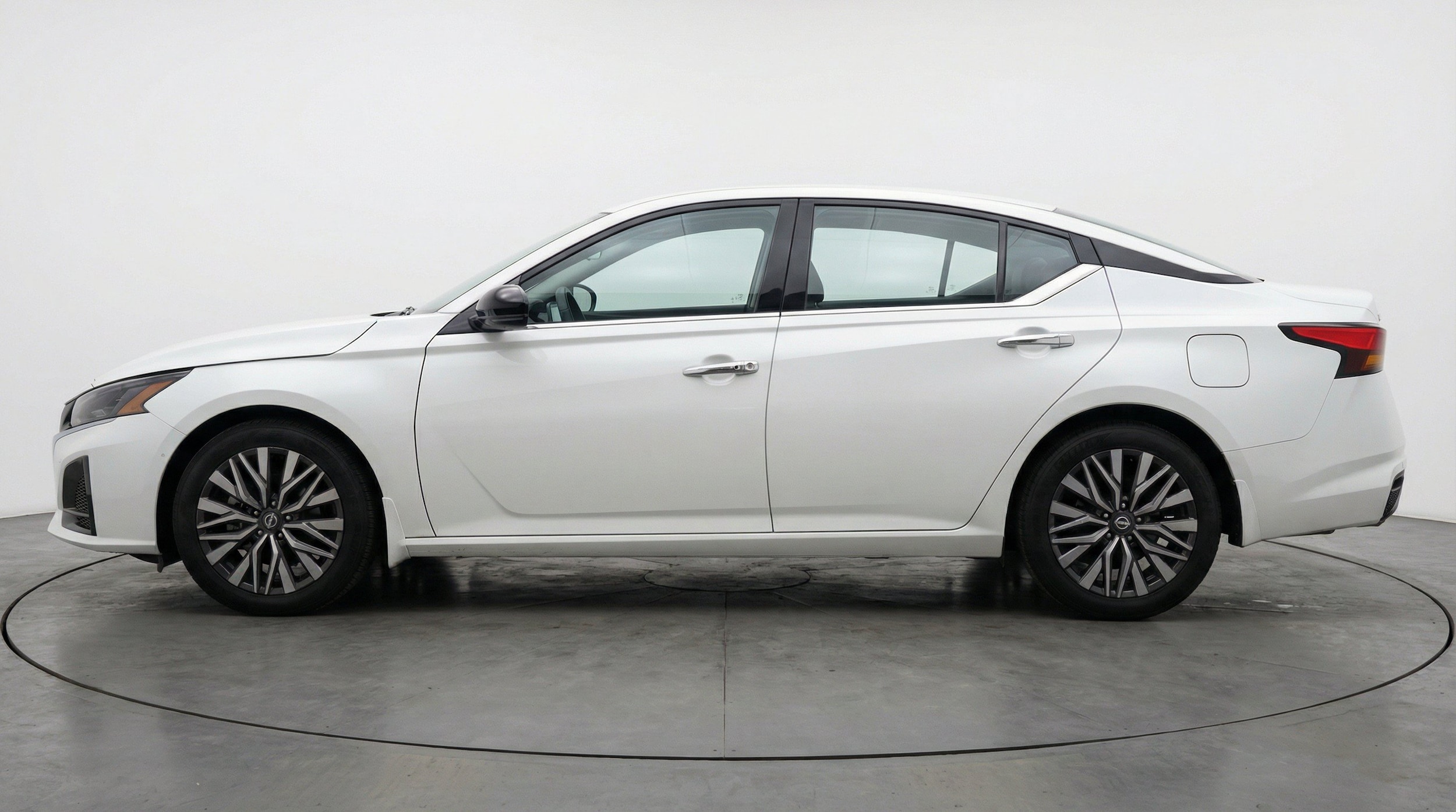 Thumbnail: 2025 Nissan Altima - 5