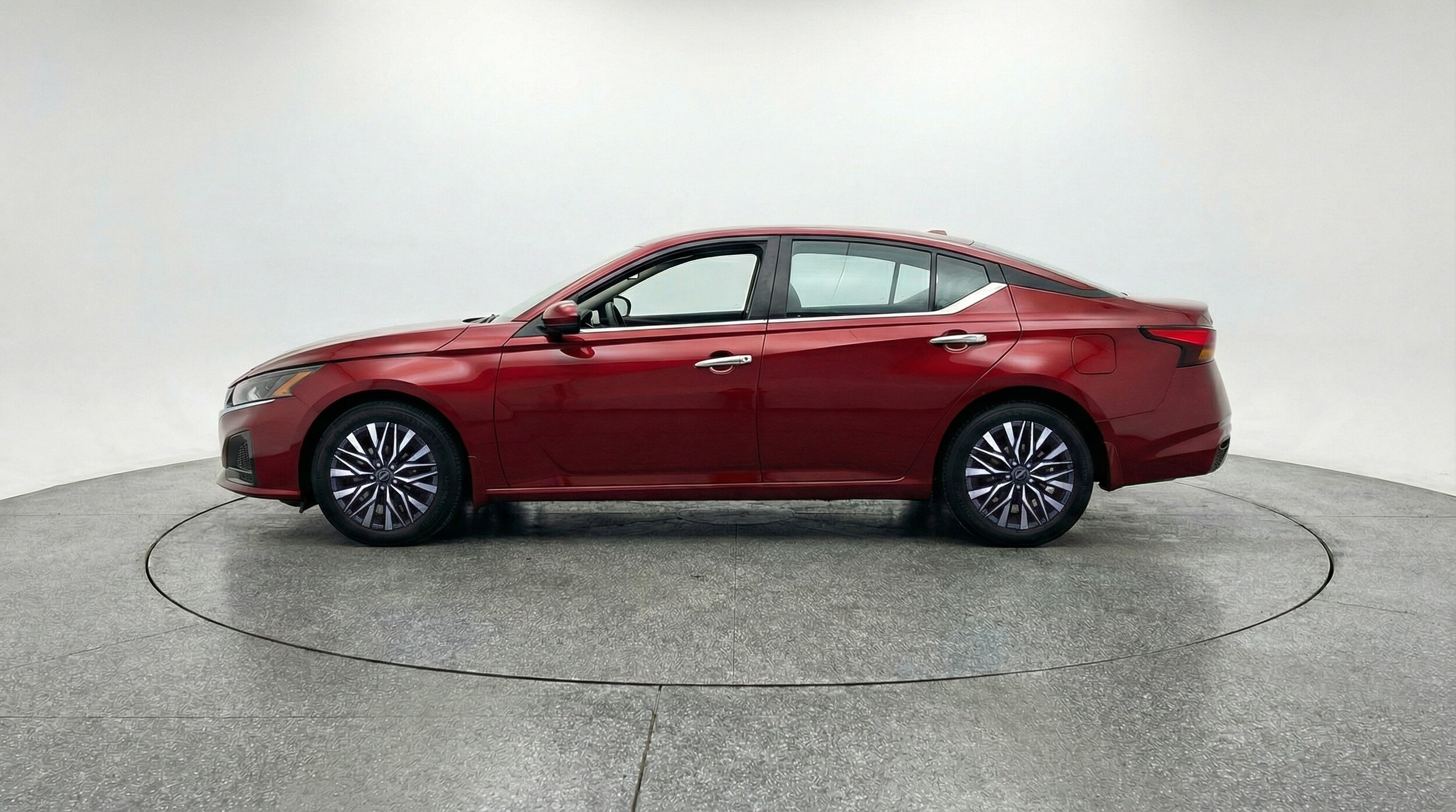 Thumbnail: 2025 Nissan Altima - 4