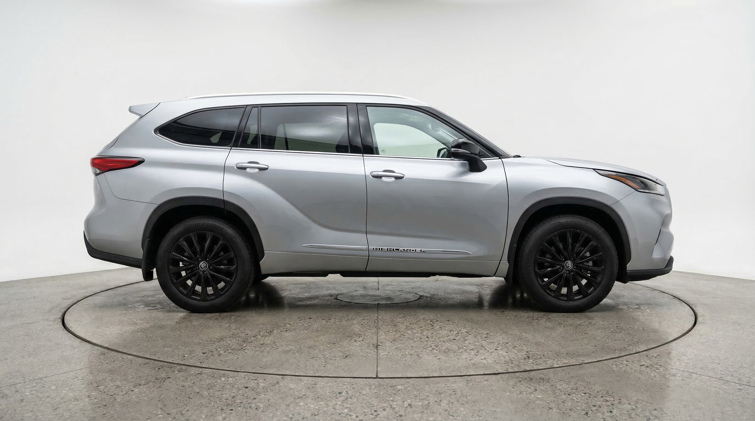 Thumbnail: 2025 Toyota Highlander - 11