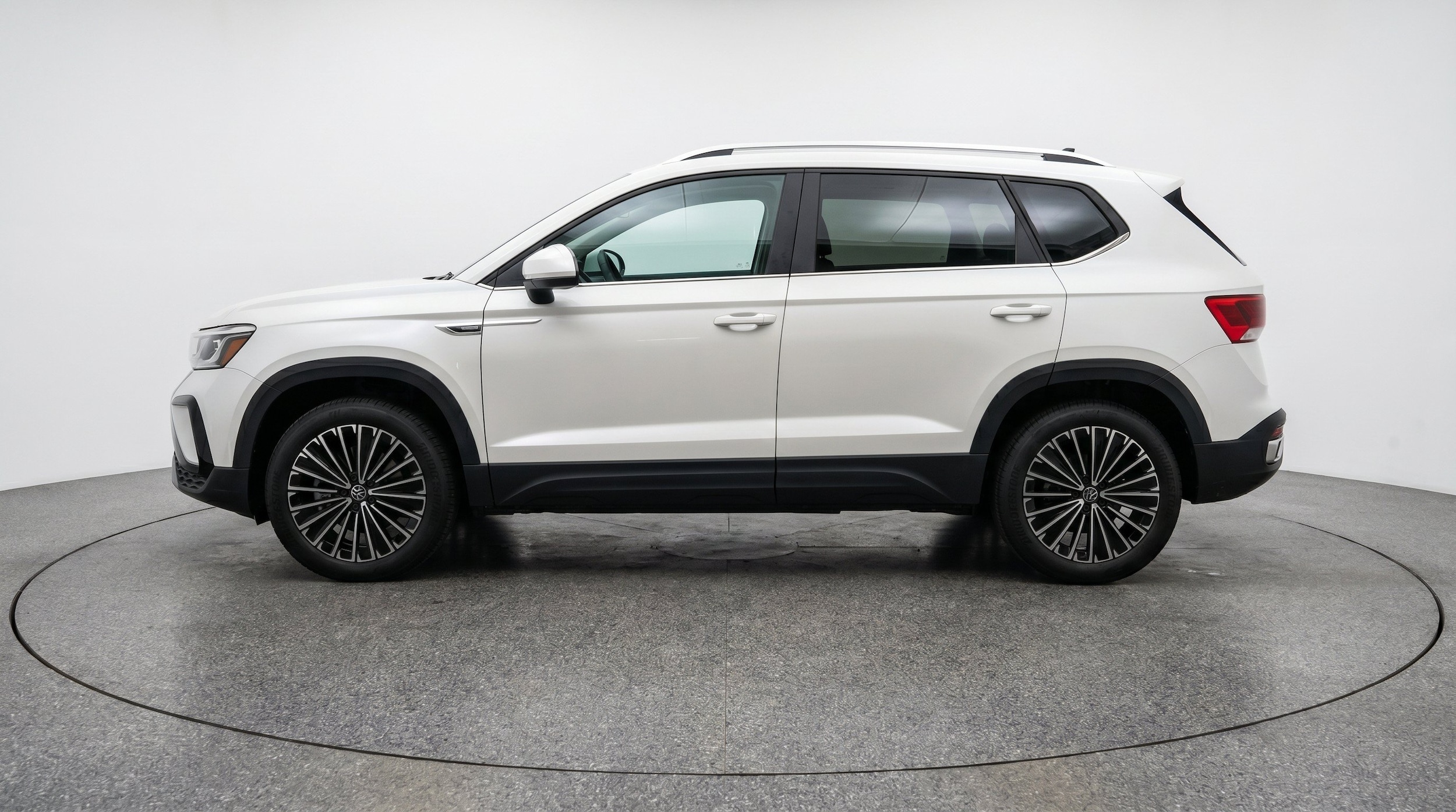Thumbnail: 2026 Volkswagen Taos - 5