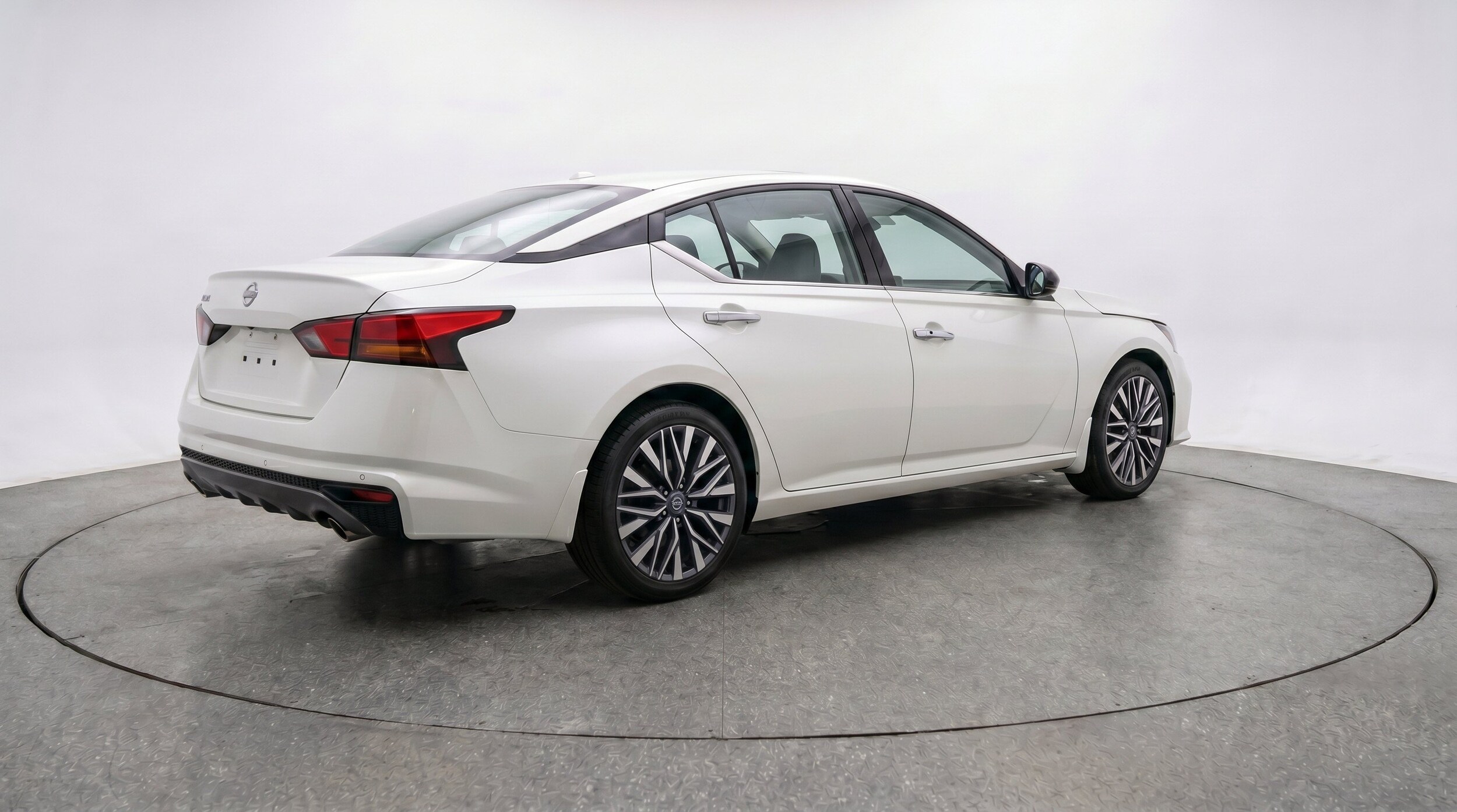 Thumbnail: 2025 Nissan Altima - 9