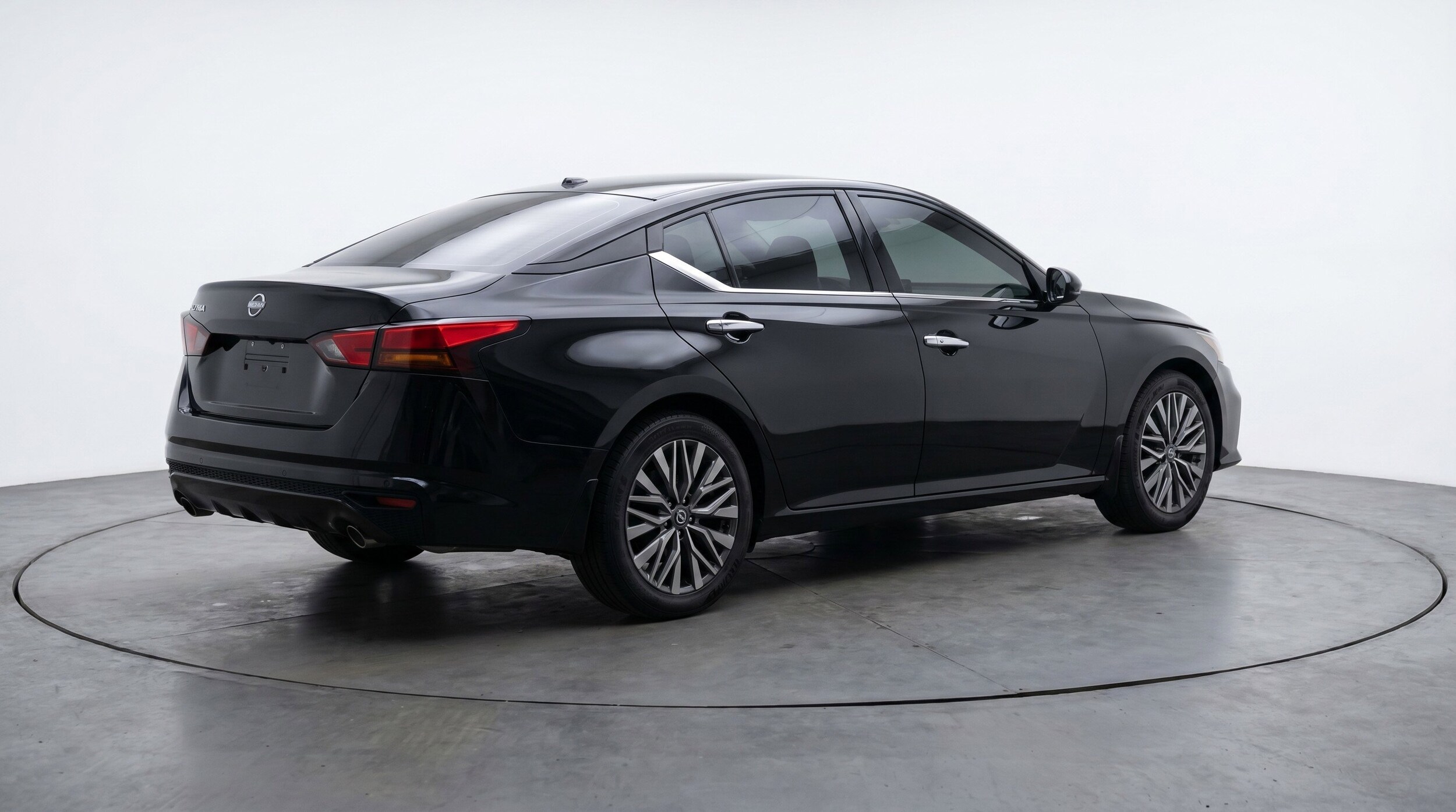 Thumbnail: 2025 Nissan Altima - 9
