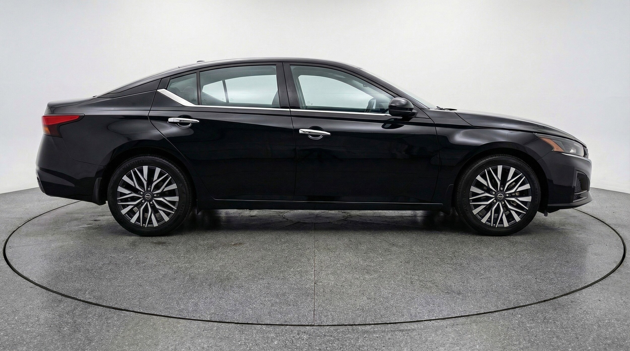 Thumbnail: 2025 Nissan Altima - 11