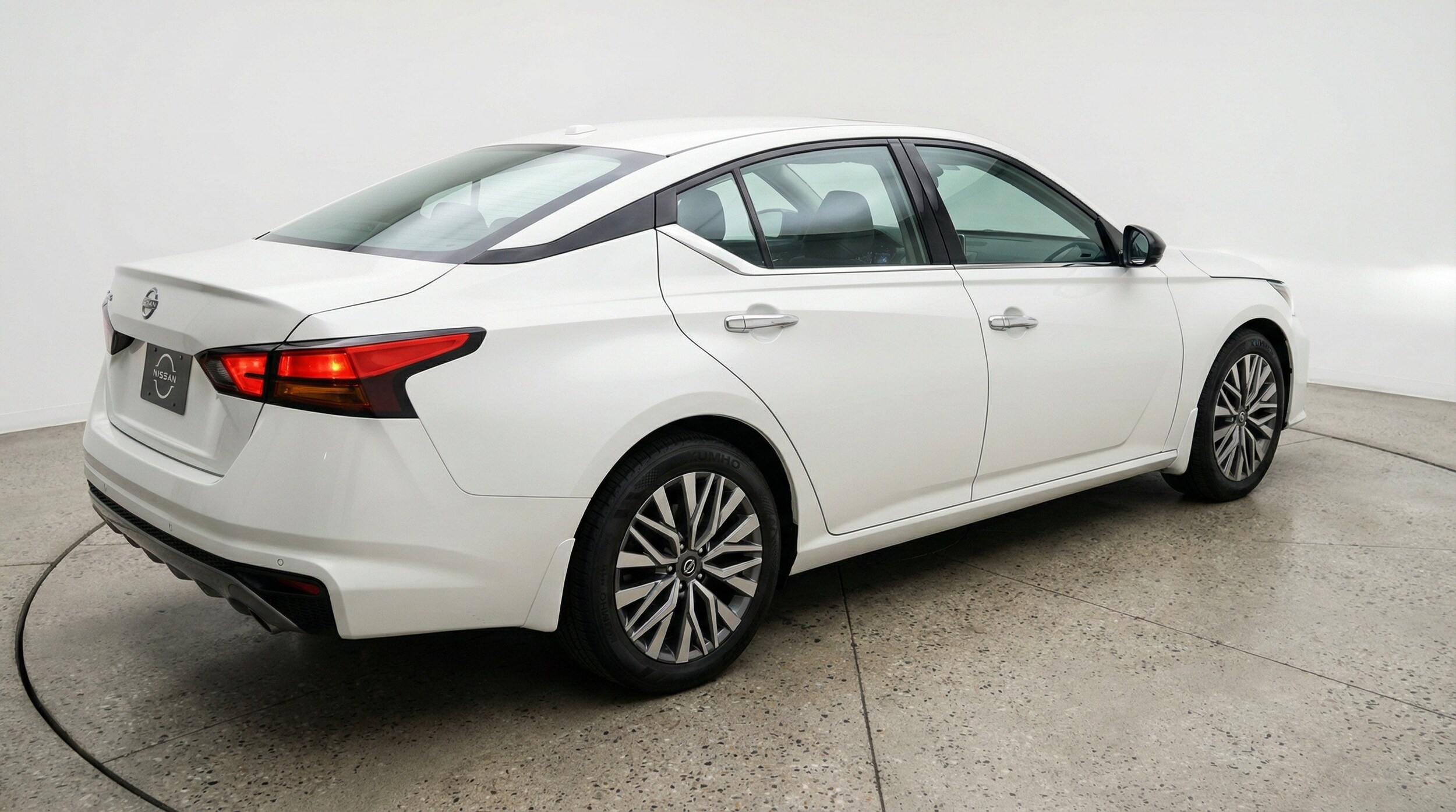 Thumbnail: 2025 Nissan Altima - 9