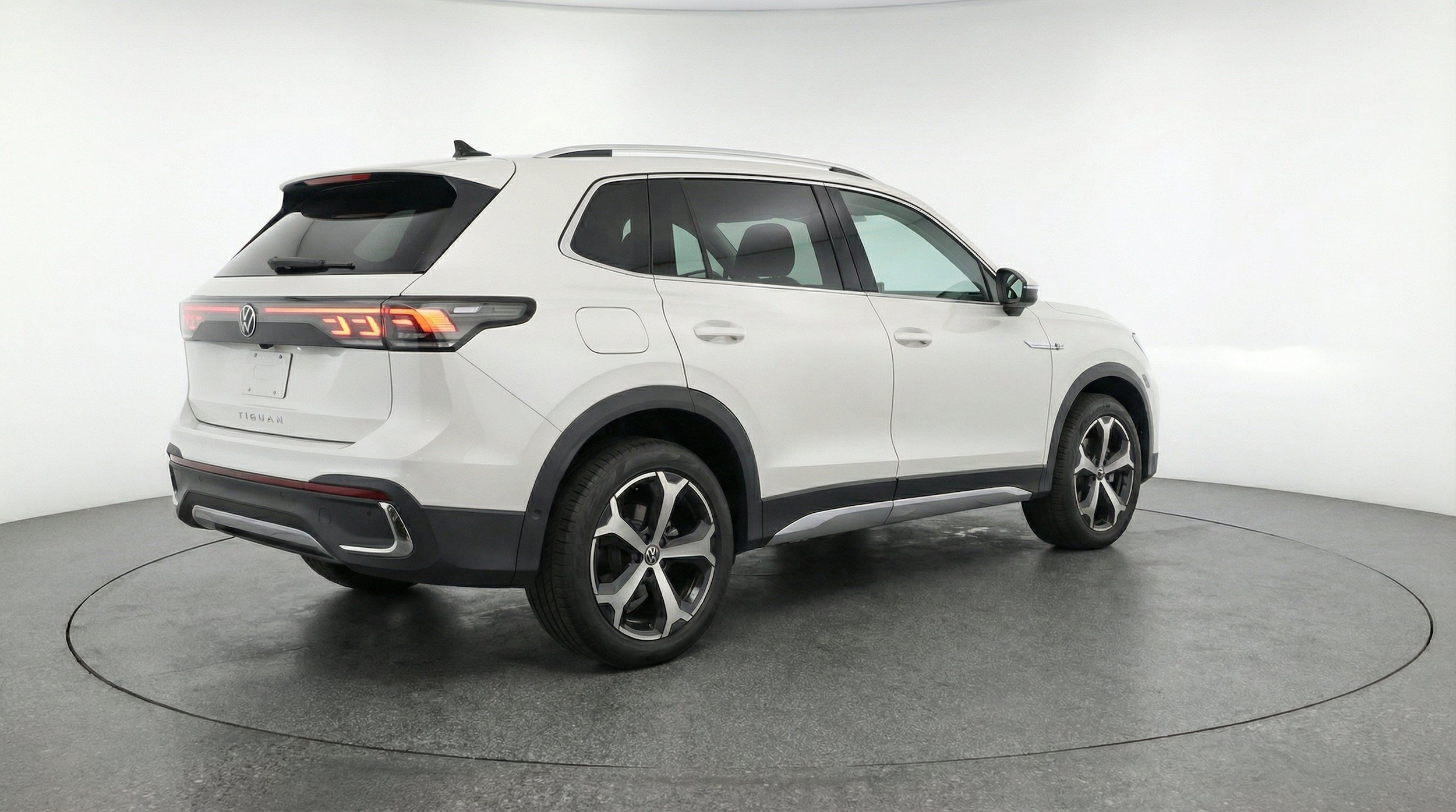 Thumbnail: 2026 Volkswagen Tiguan - 9