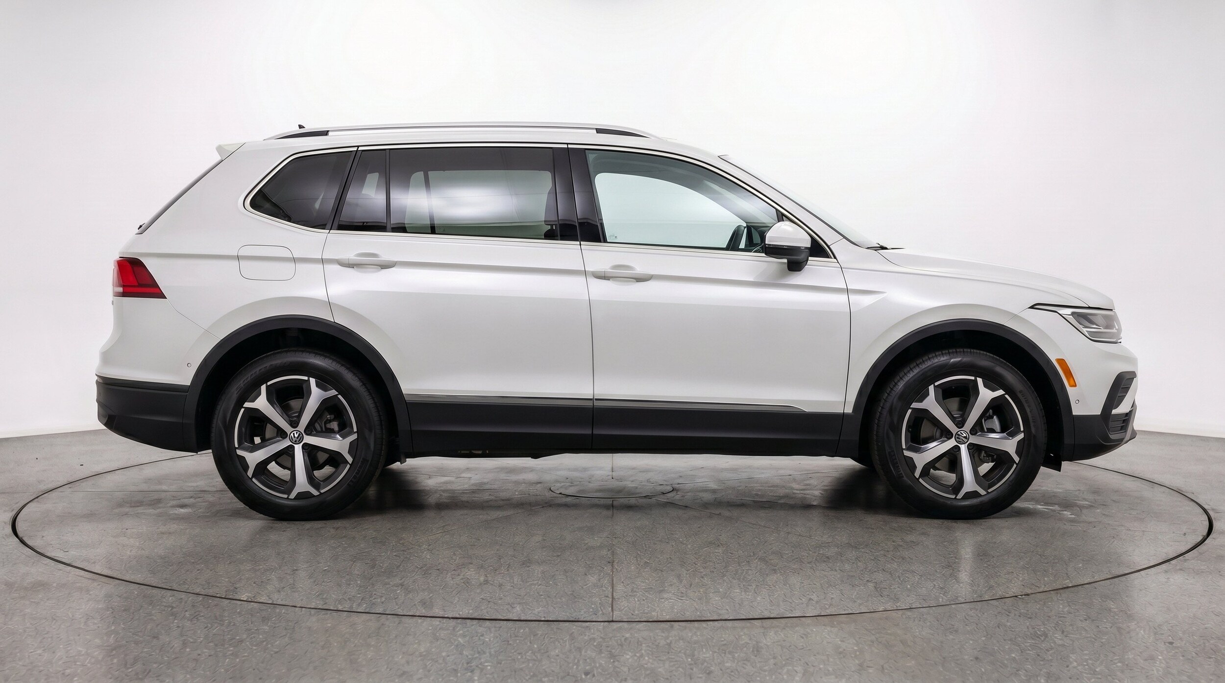 Thumbnail: 2026 Volkswagen Tiguan - 11