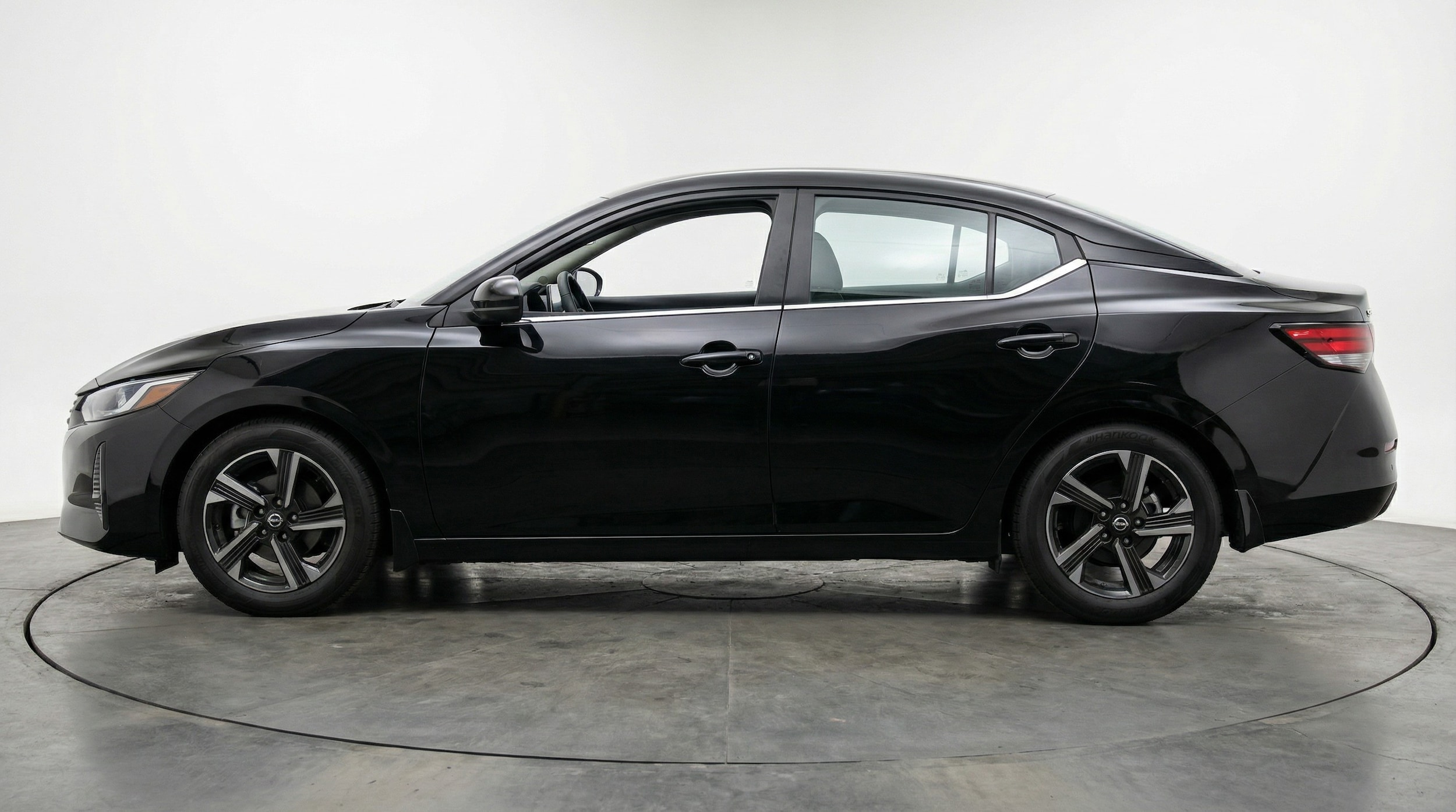 Thumbnail: 2025 Nissan Sentra - 4