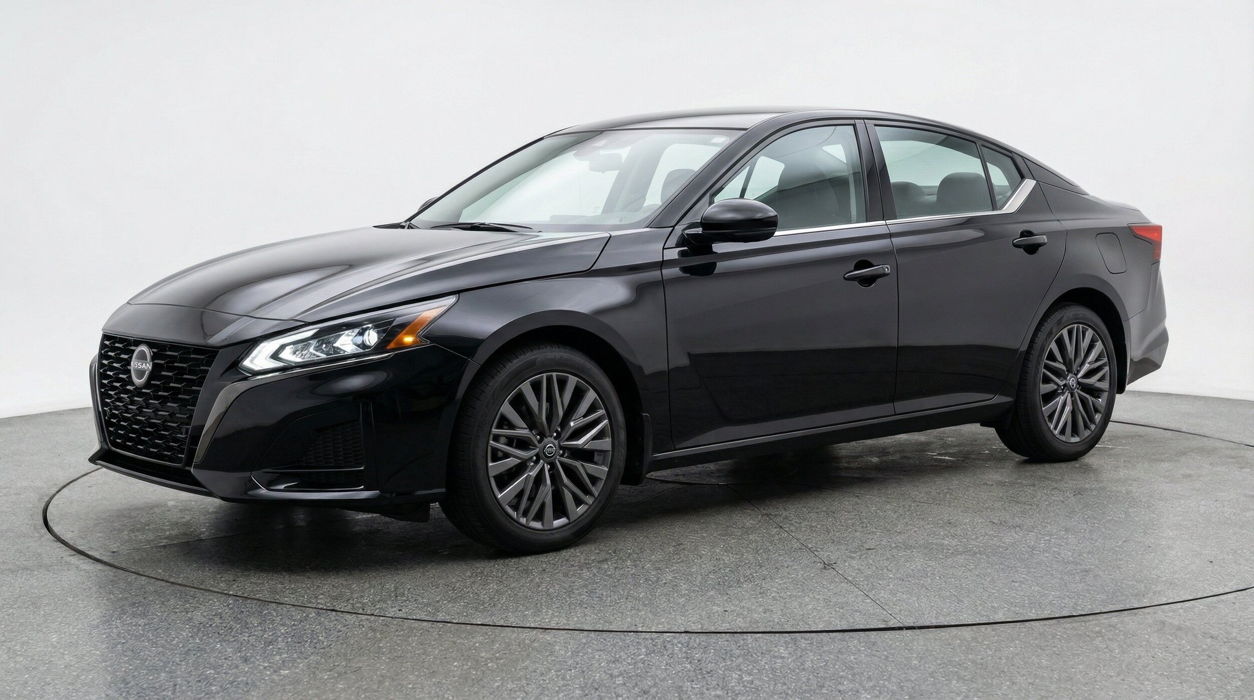 Thumbnail: 2025 Nissan Altima - 3