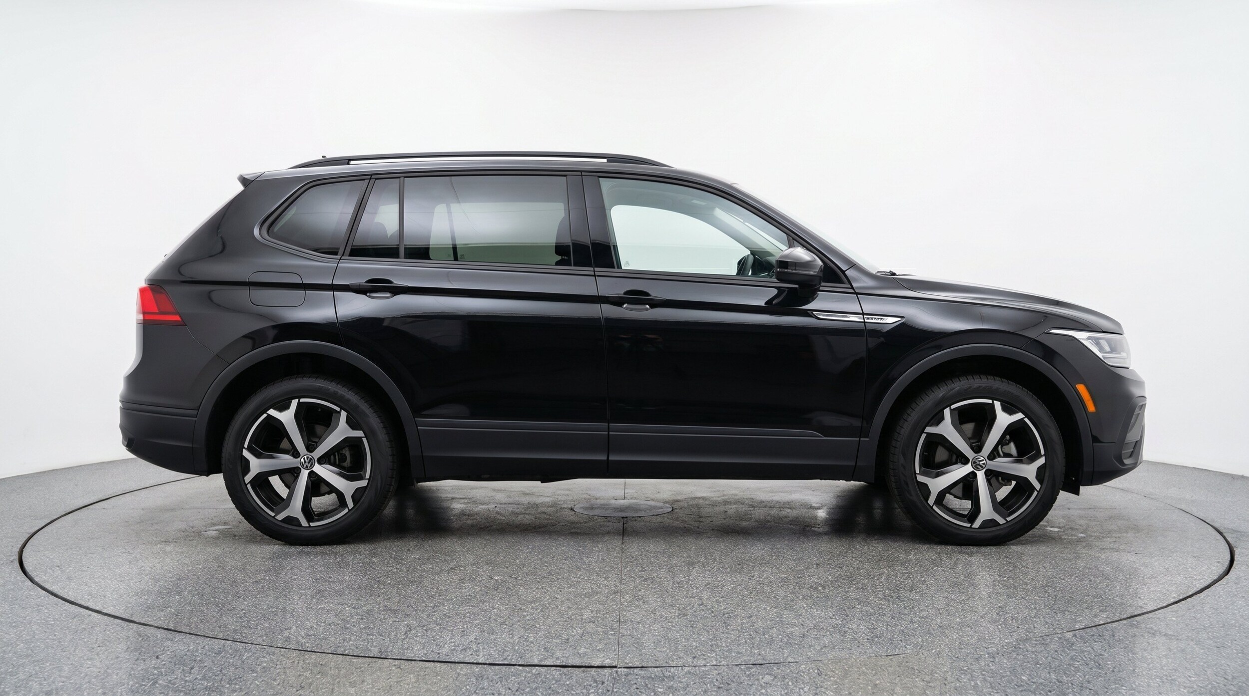 Thumbnail: 2026 Volkswagen Tiguan - 11