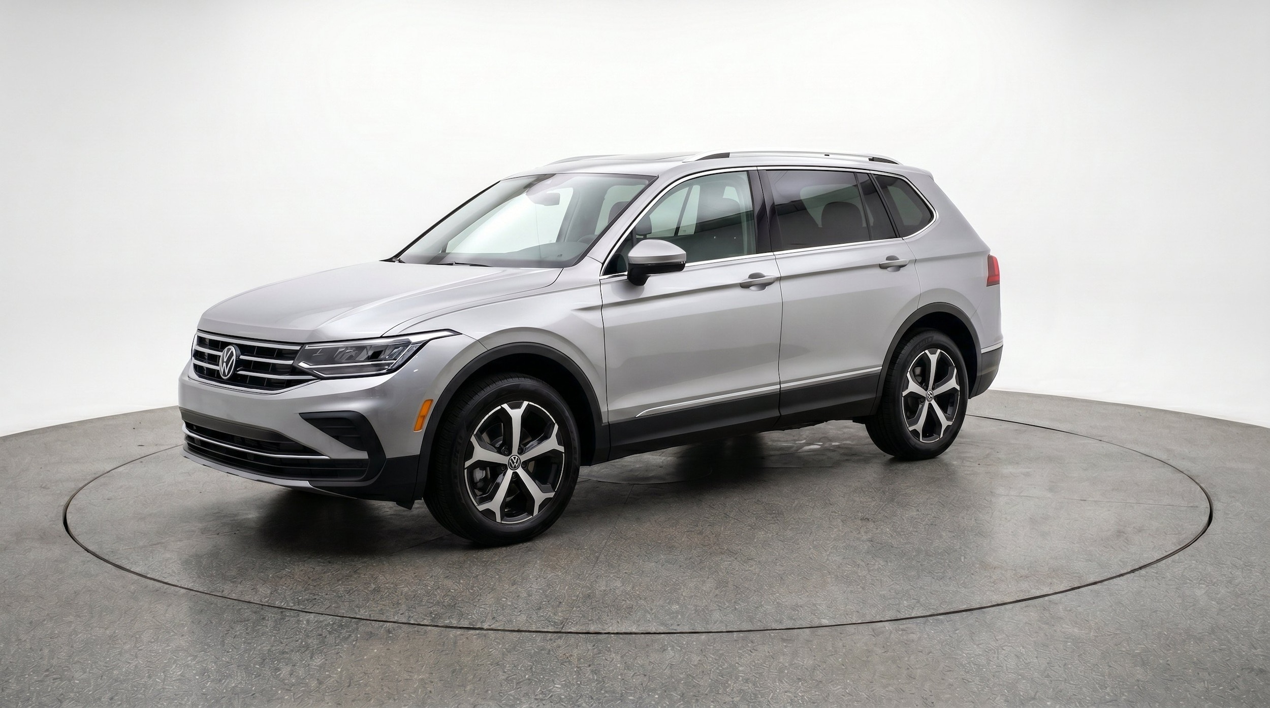 Thumbnail: 2026 Volkswagen Tiguan - 3