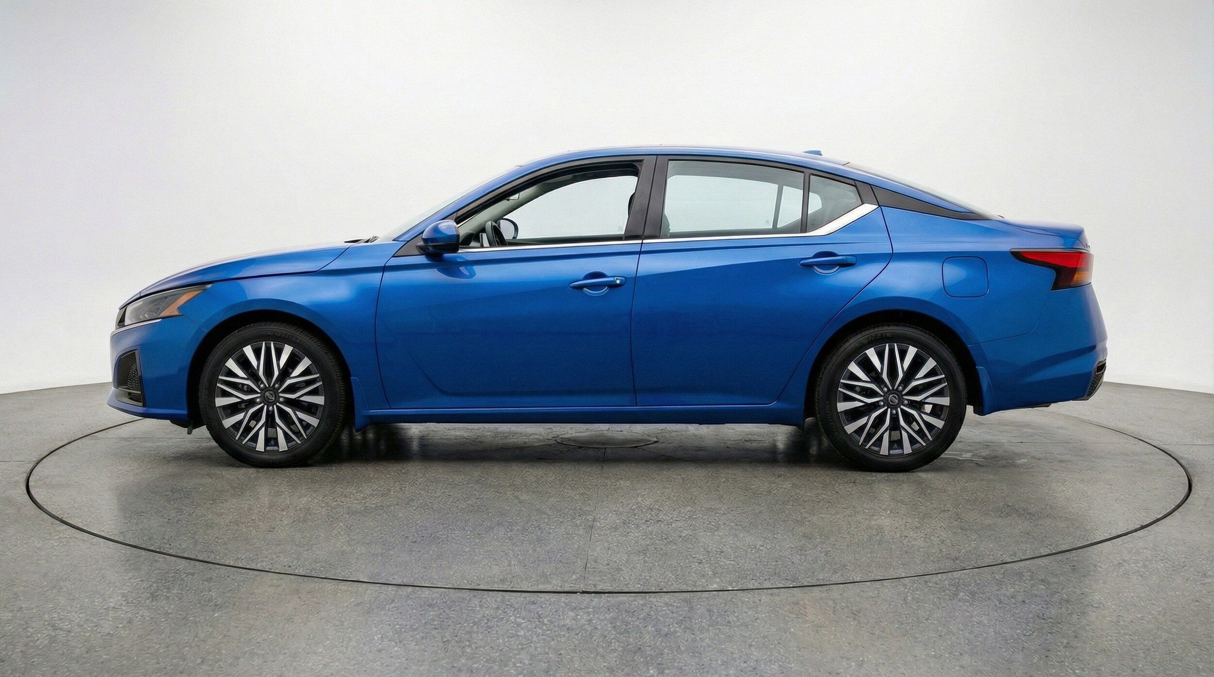 Thumbnail: 2025 Nissan Altima - 5