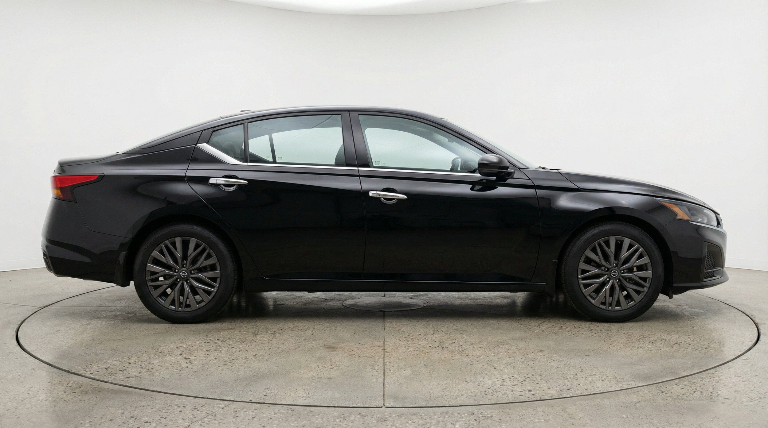 Thumbnail: 2025 Nissan Altima - 10