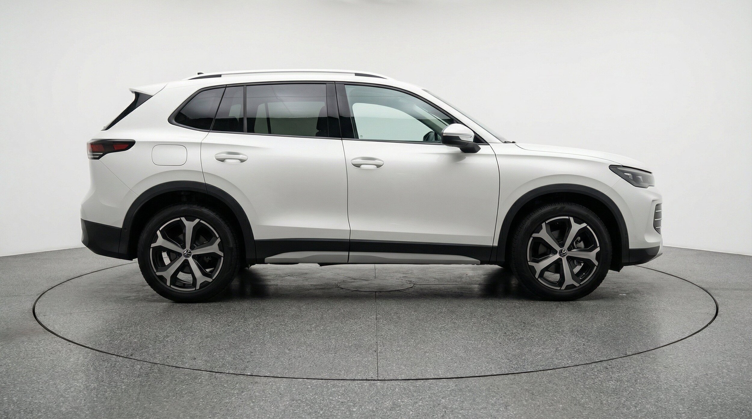Thumbnail: 2026 Volkswagen Tiguan - 11