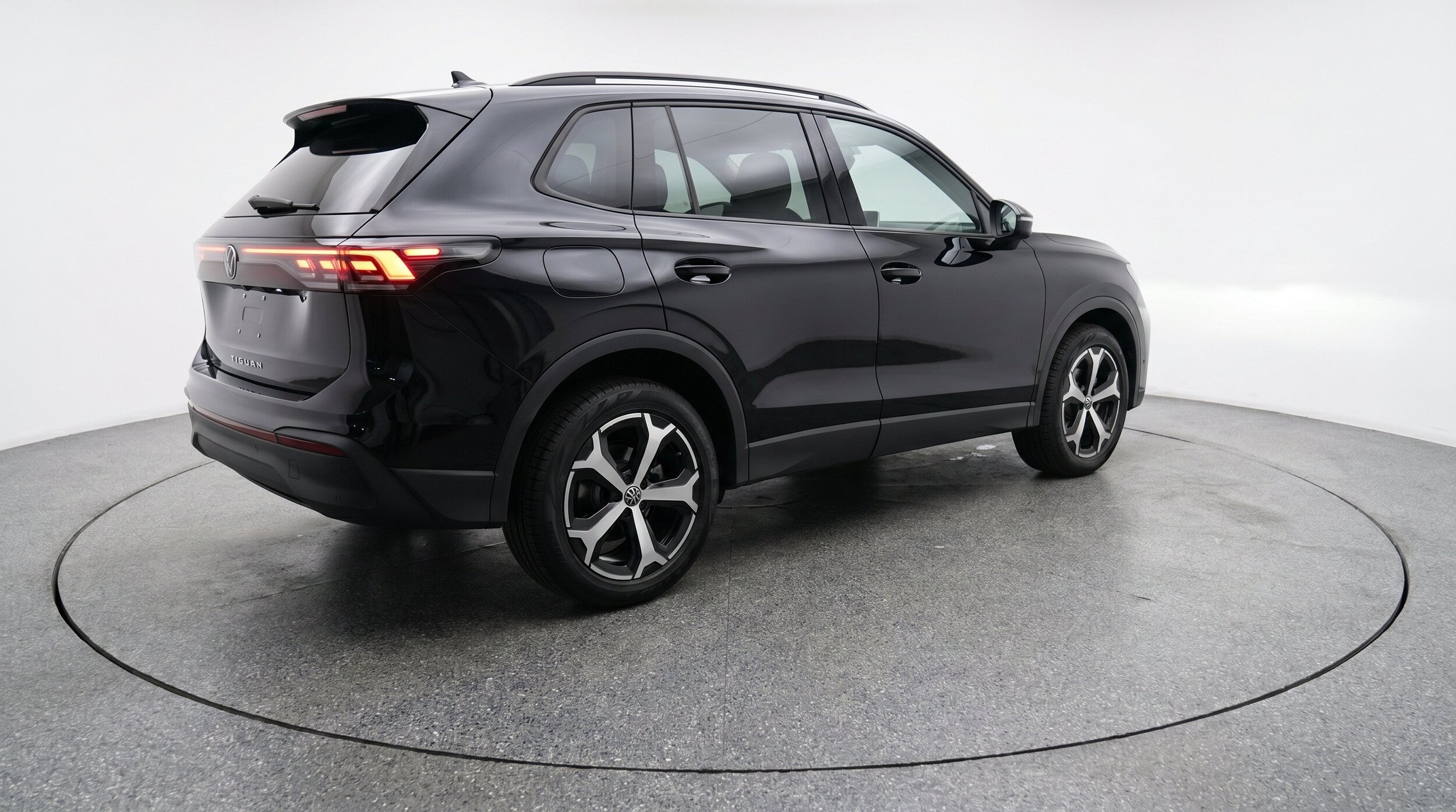 Thumbnail: 2026 Volkswagen Tiguan - 9