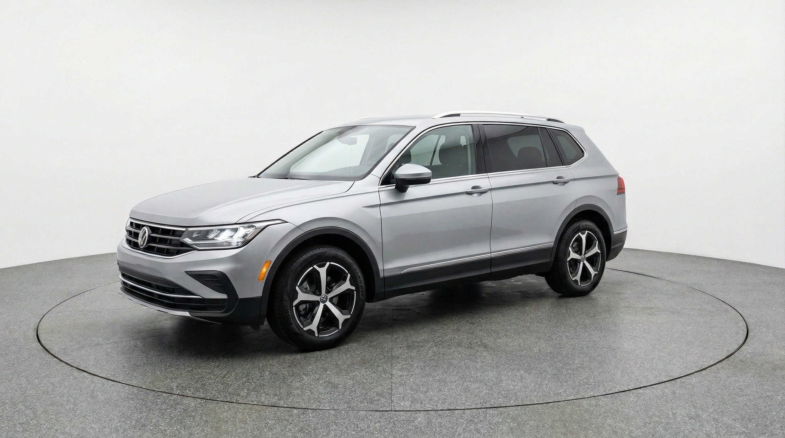 Thumbnail: 2026 Volkswagen Tiguan - 3