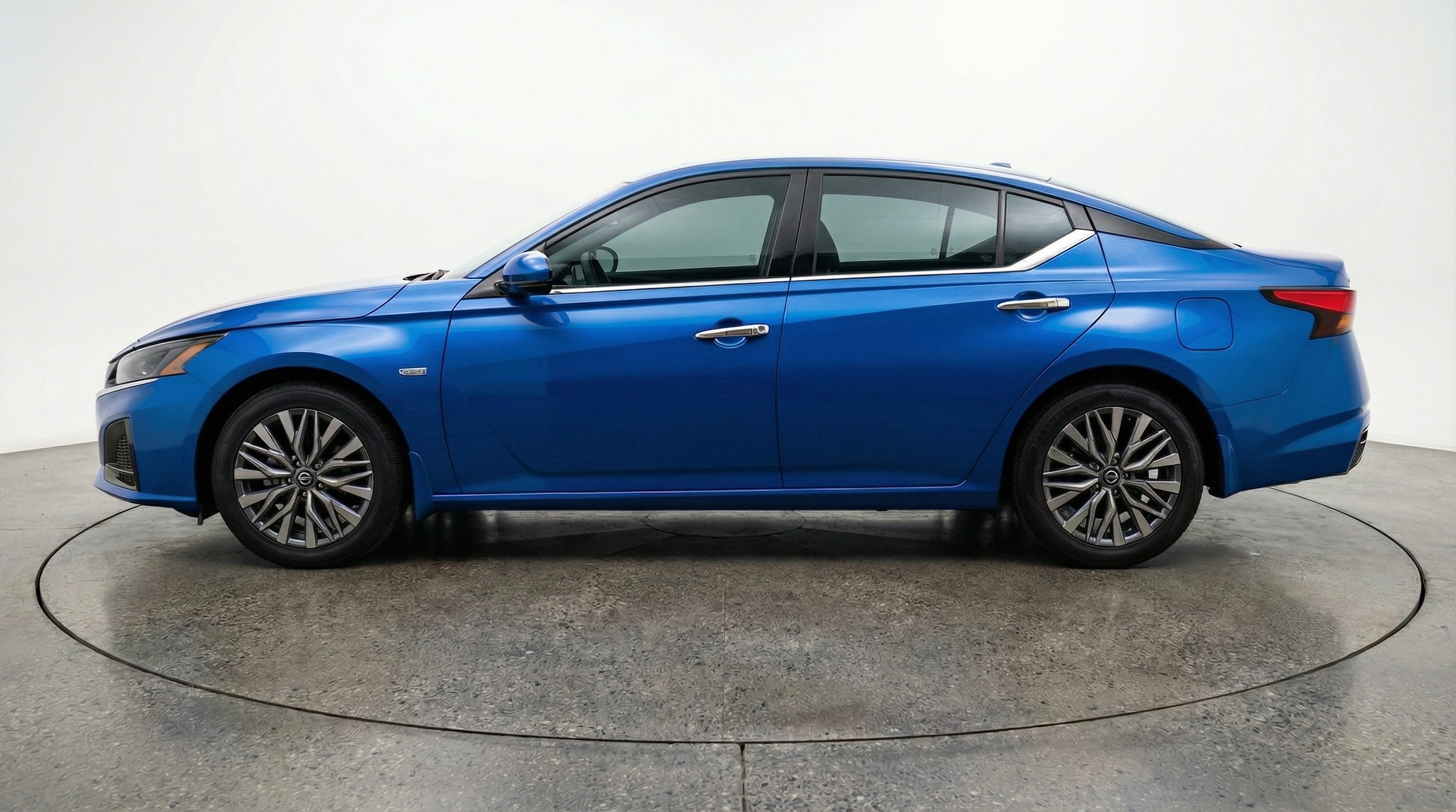 Thumbnail: 2025 Nissan Altima - 4