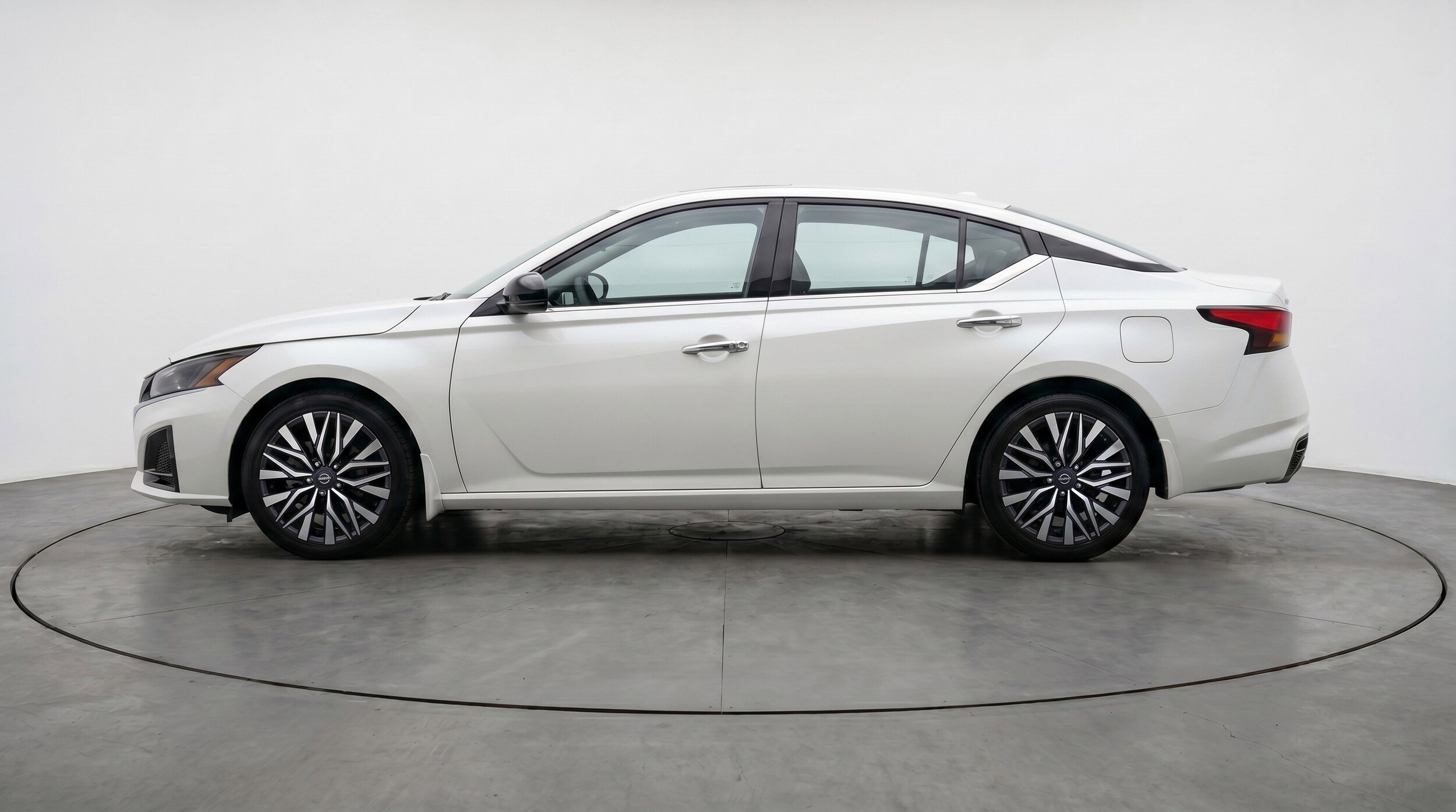 Thumbnail: 2025 Nissan Altima - 5