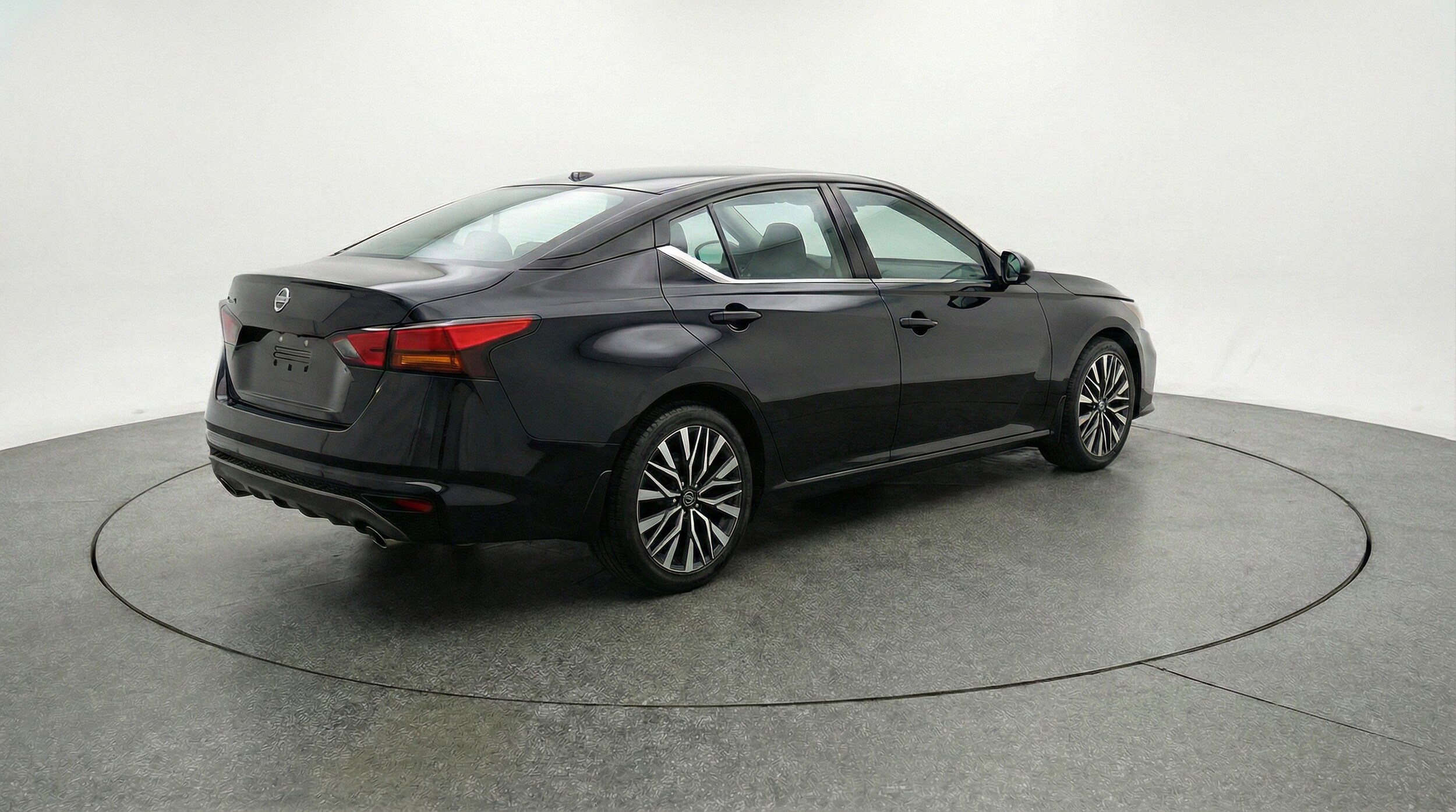 Thumbnail: 2025 Nissan Altima - 9