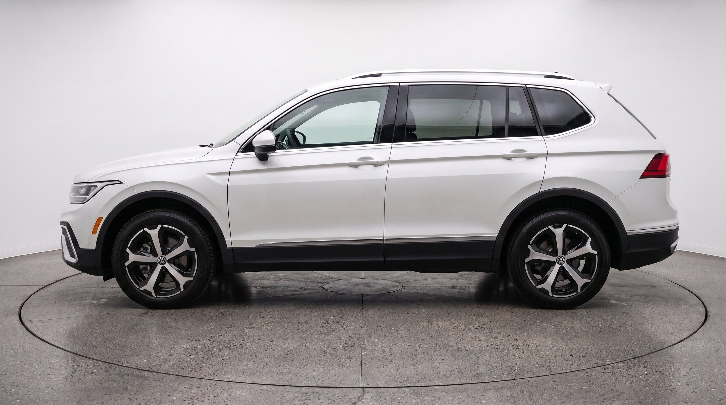 Thumbnail: 2026 Volkswagen Tiguan - 5