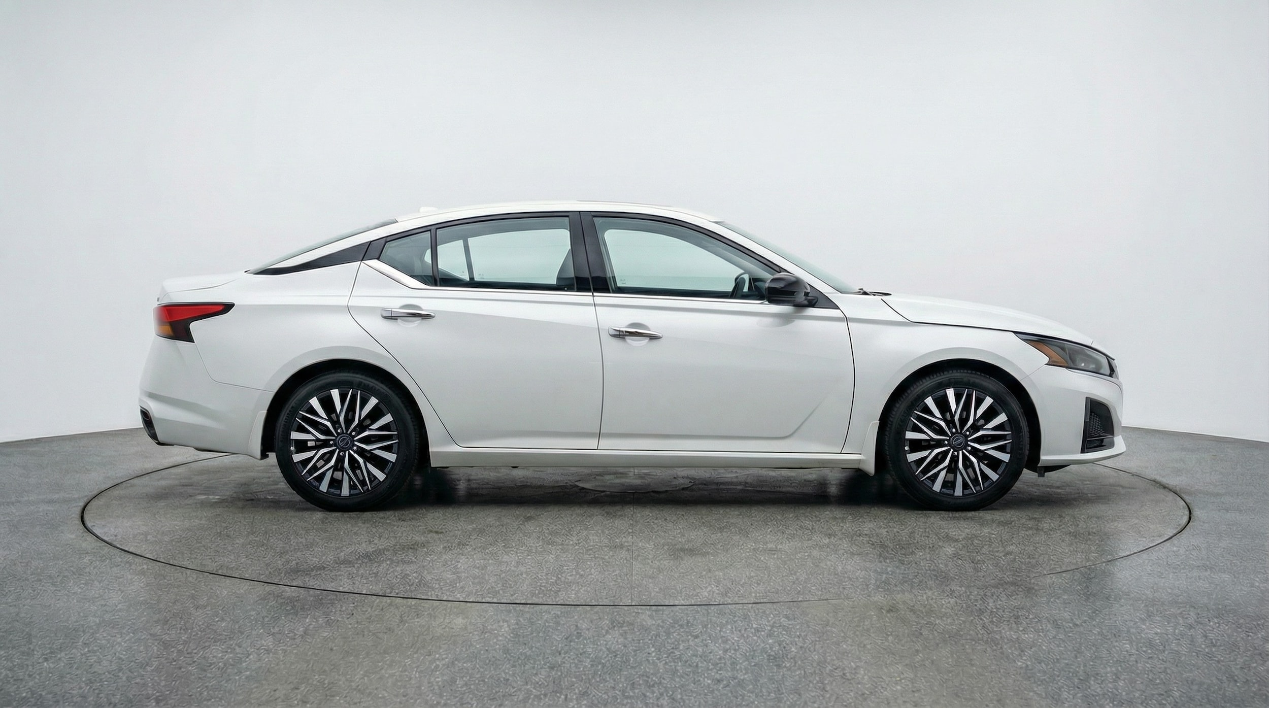 Thumbnail: 2025 Nissan Altima - 8