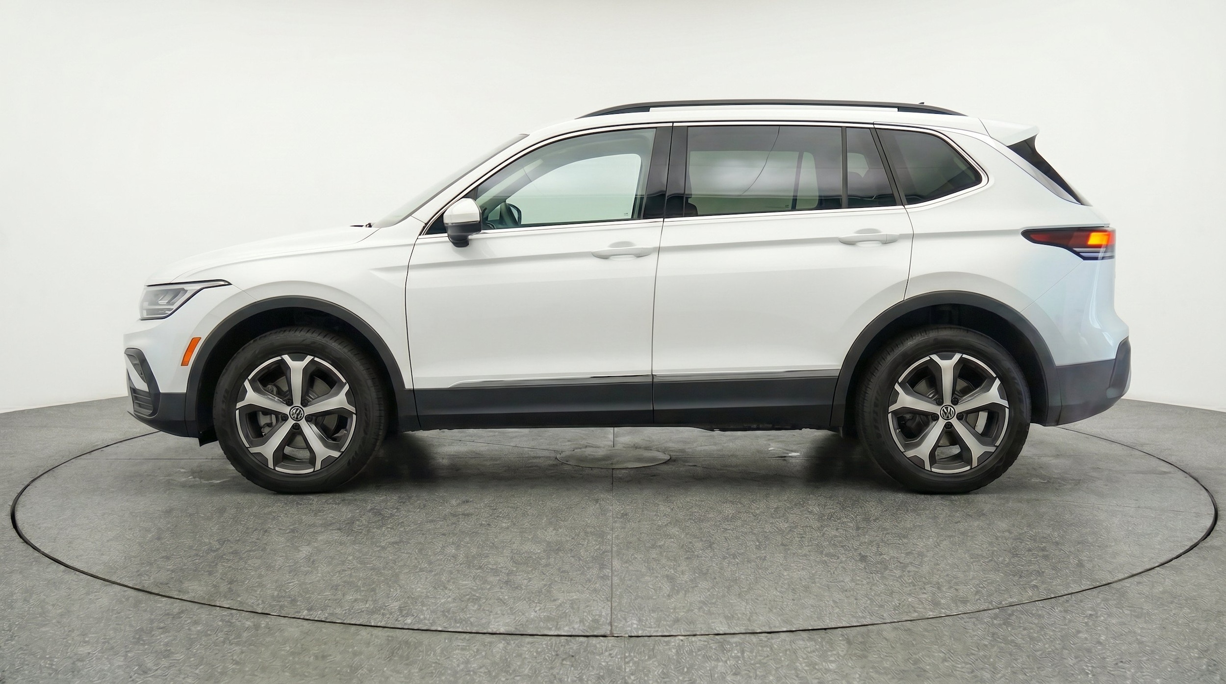 Thumbnail: 2026 Volkswagen Tiguan - 5