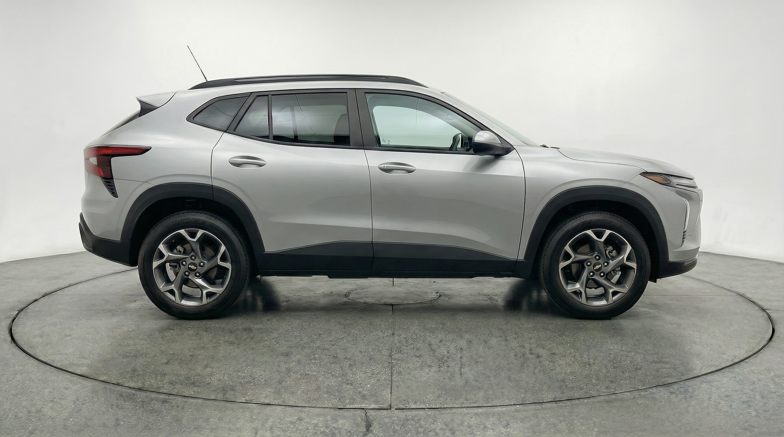 Thumbnail: 2025 Chevrolet Trax - 8