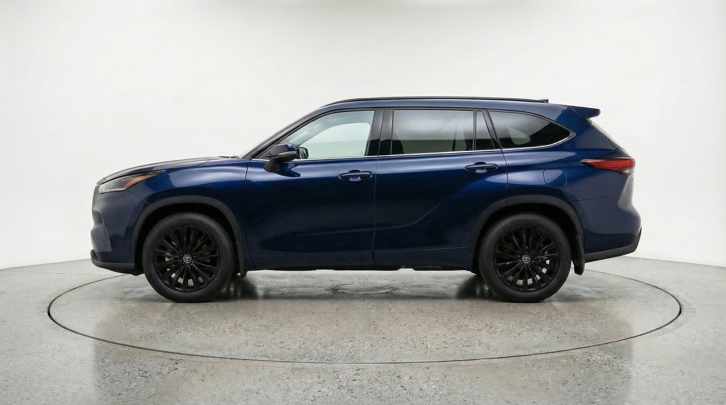 Thumbnail: 2025 Toyota Highlander - 5